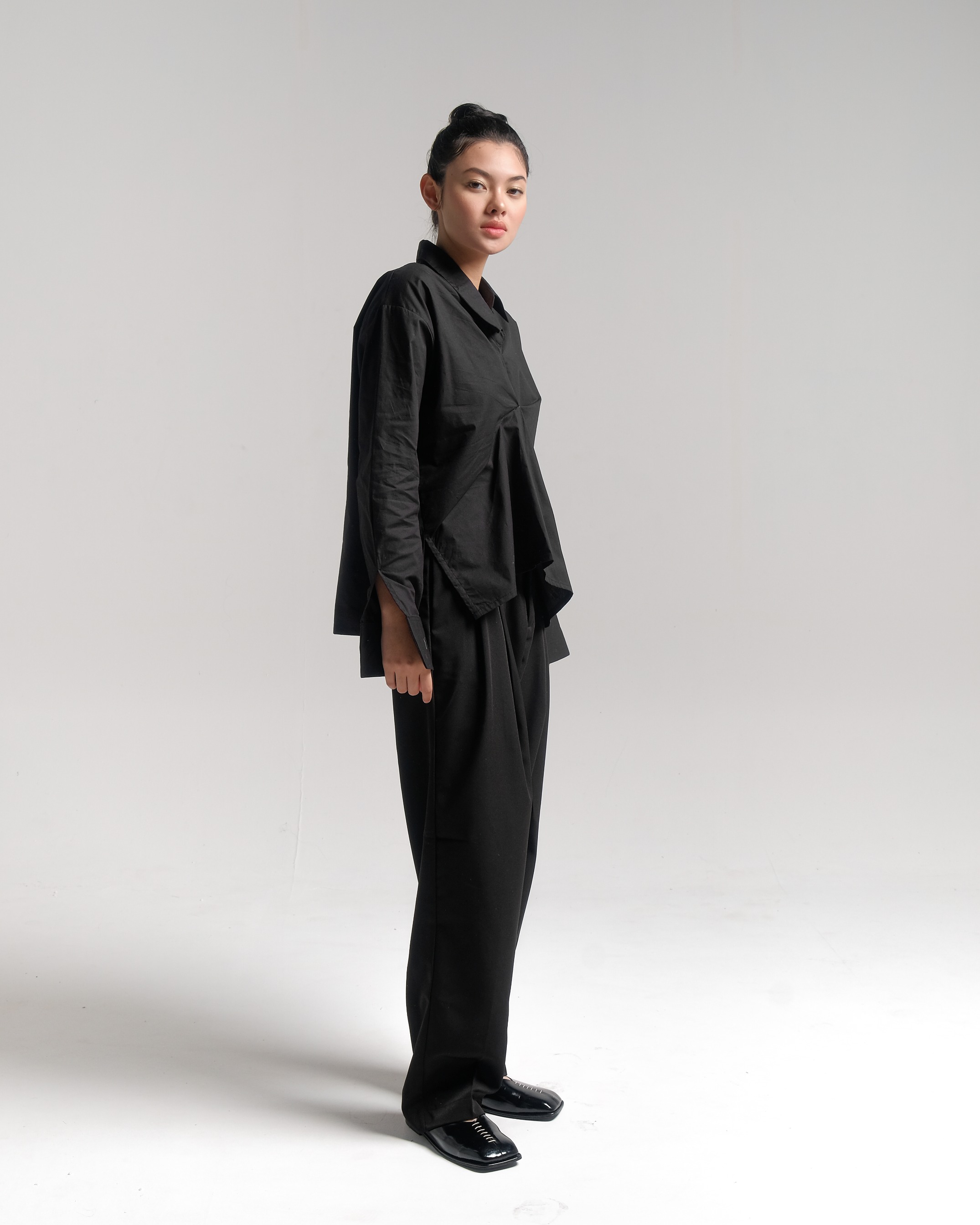 Kubi Shirt Black