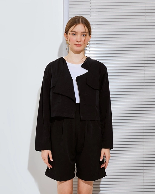 Image of Tale Blazer Black
