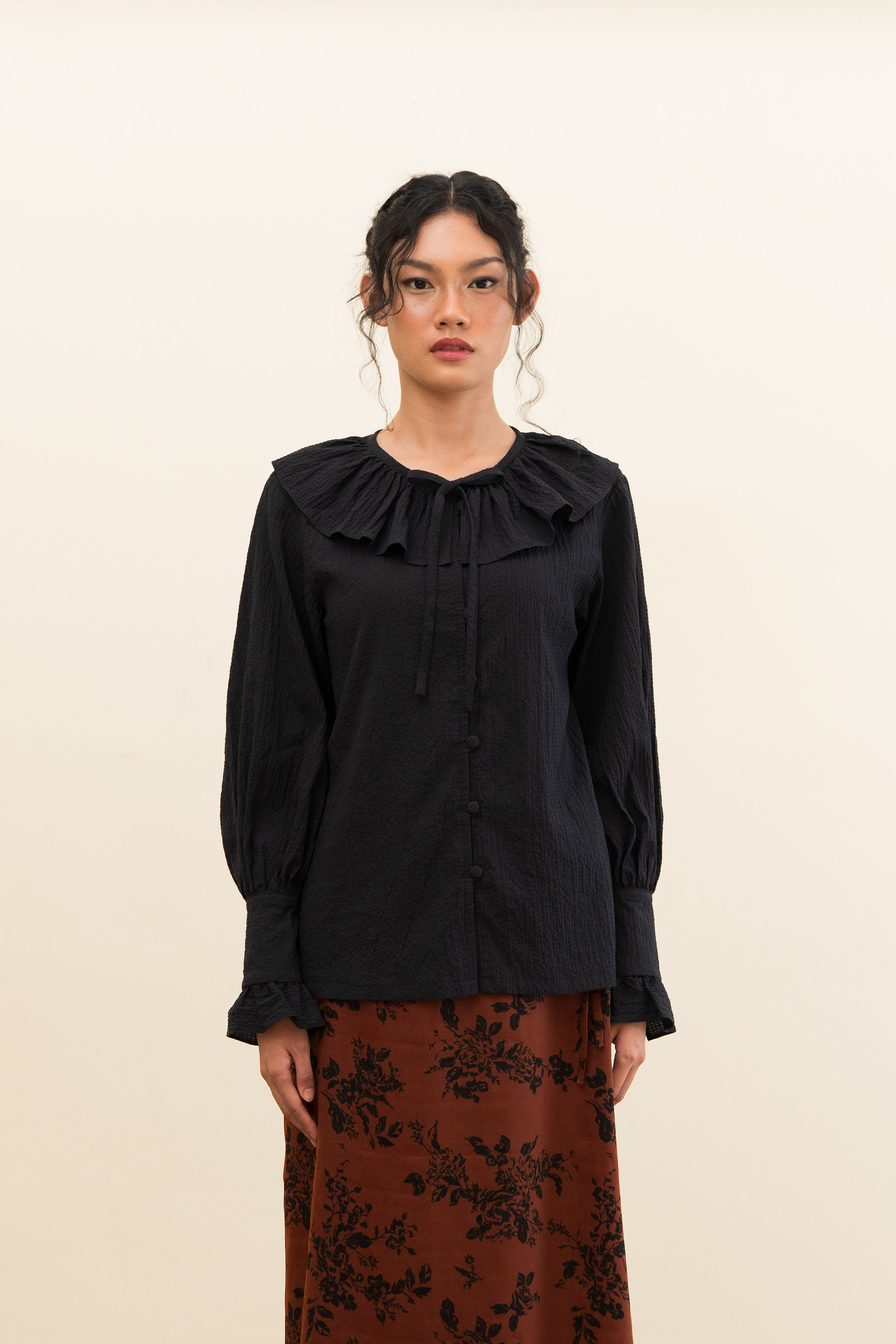BLOSSOMwithSTARRY Alexandra Blouse in Black
