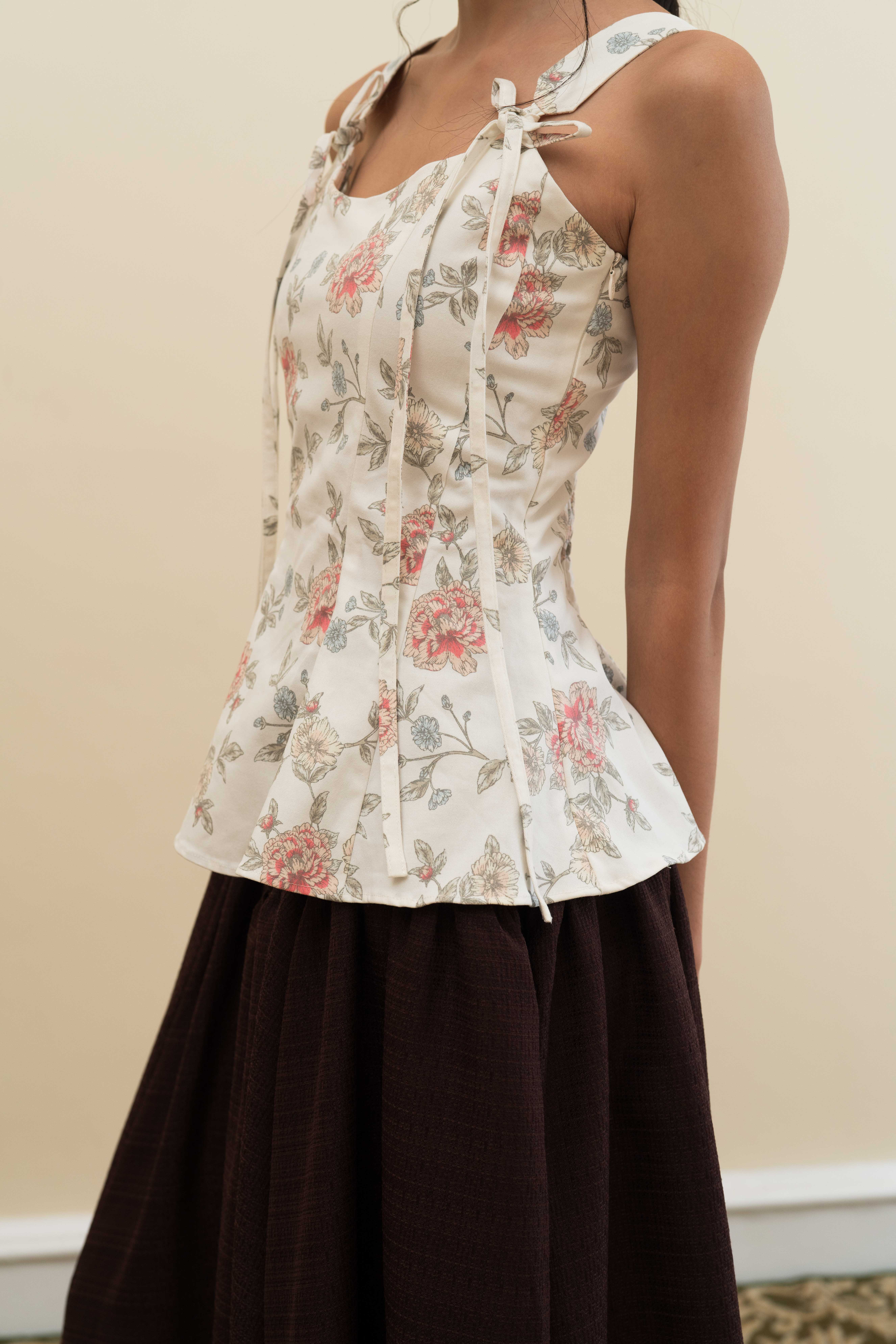 BLOSSOMwithSTARRY Luna Top in White Floral