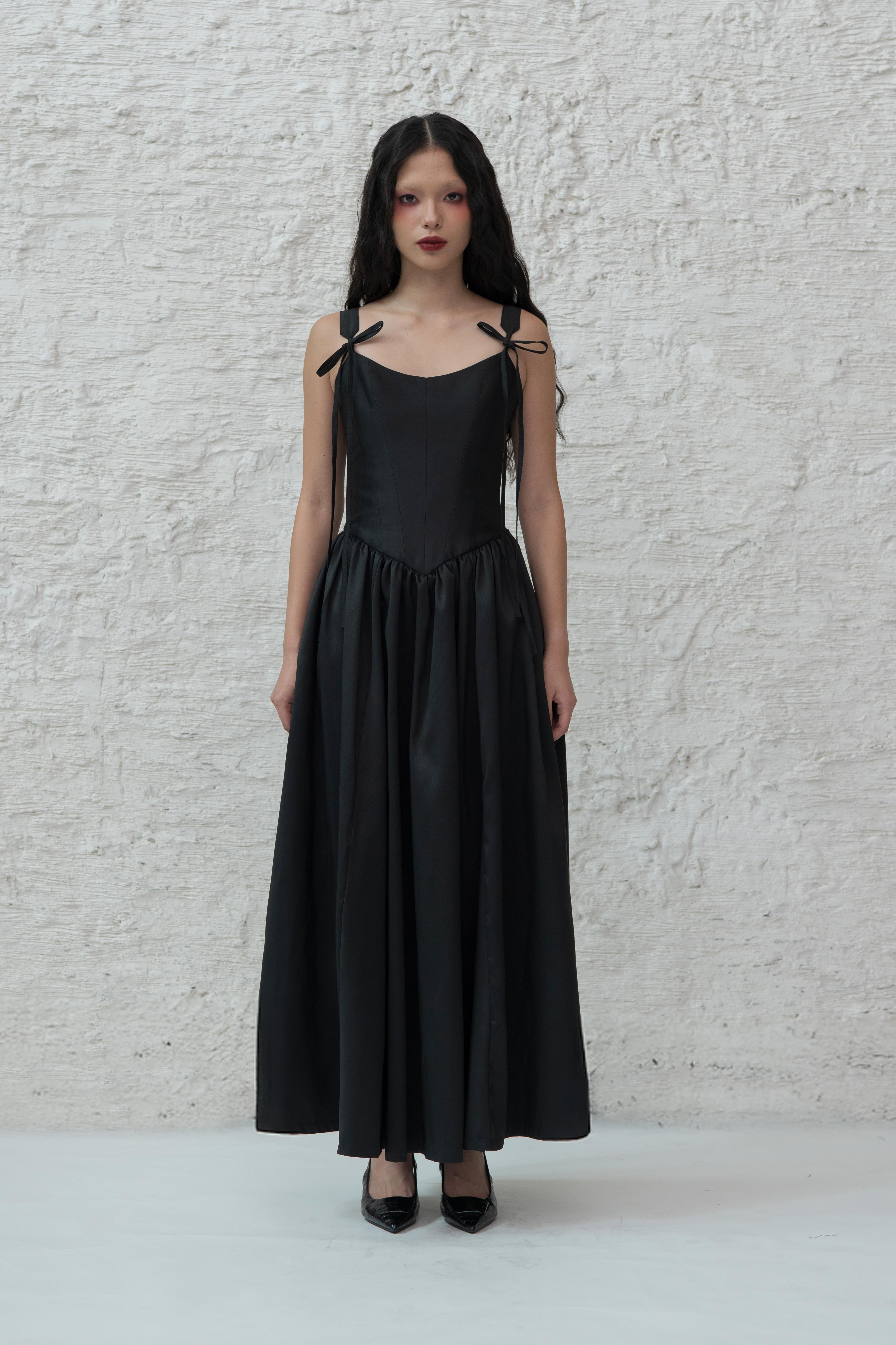 Vessara Dress in Black