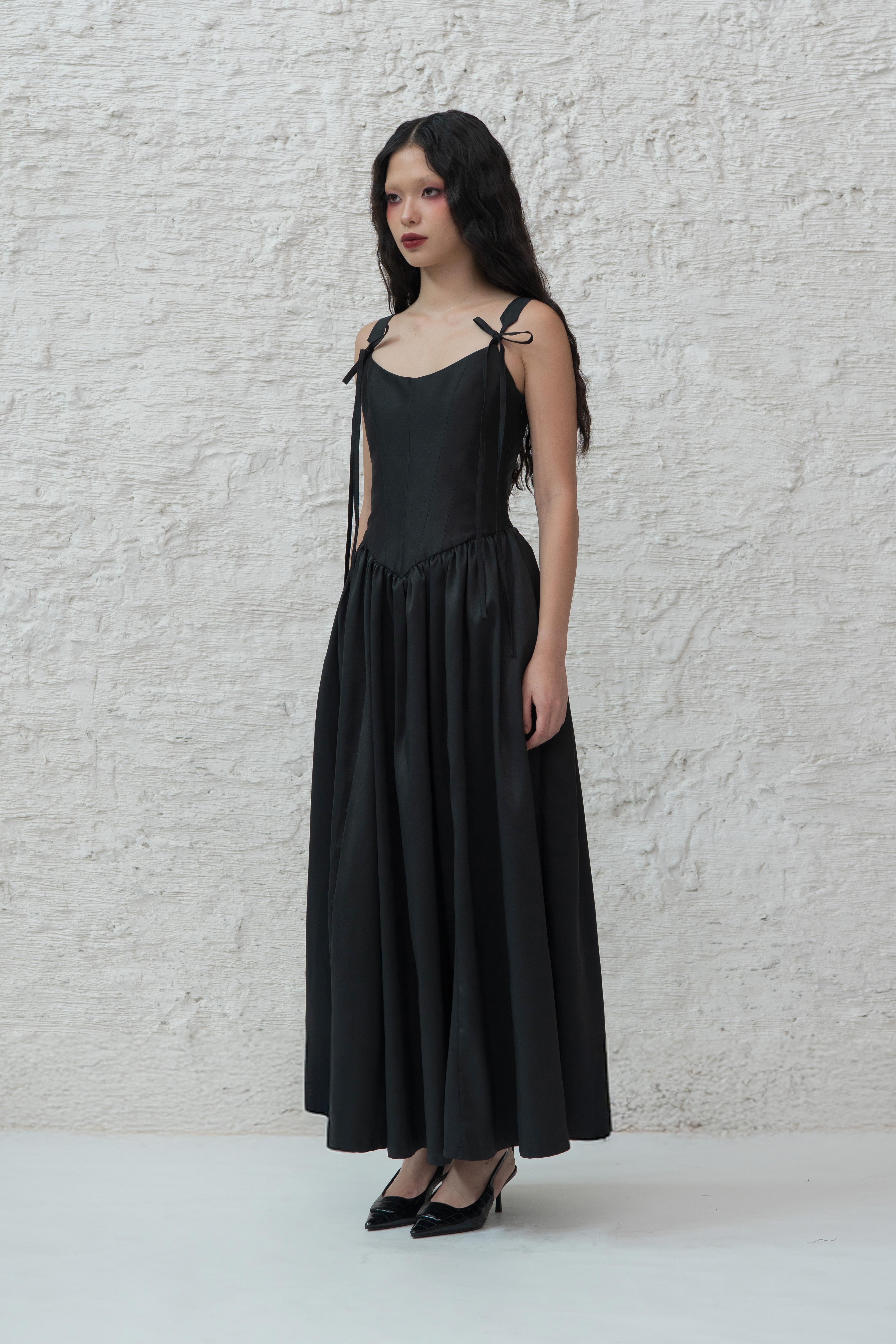 Vessara Dress in Black