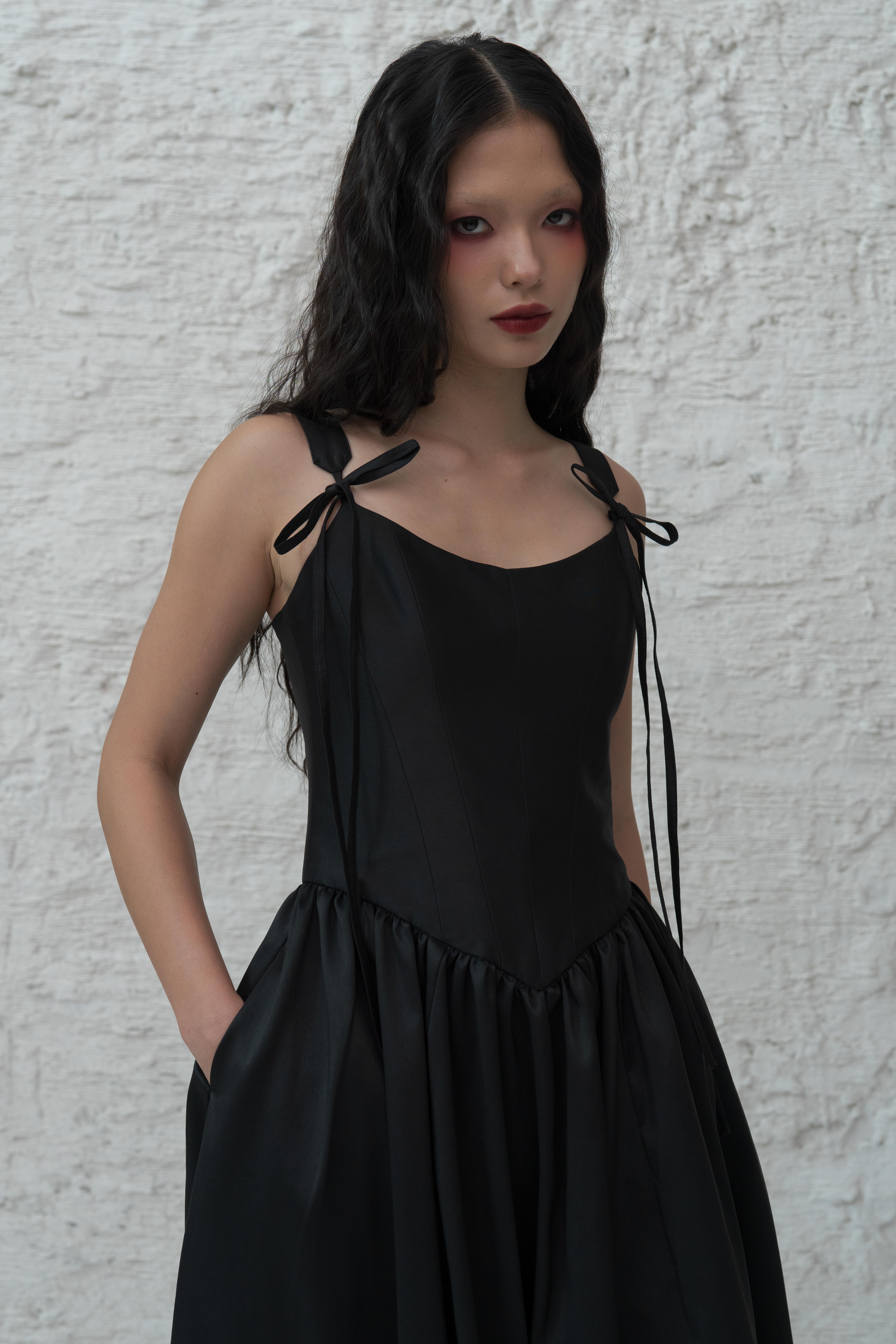 Vessara Dress in Black