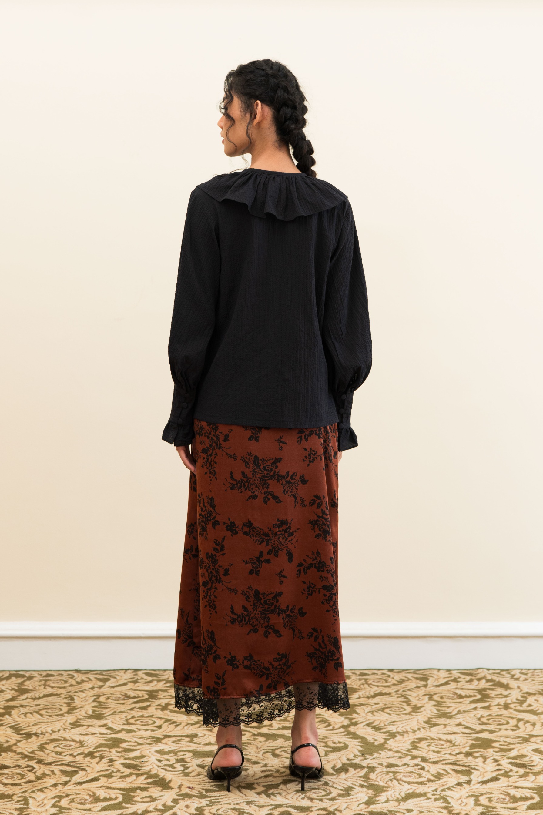 BLOSSOMwithSTARRY Alexandra Blouse in Black