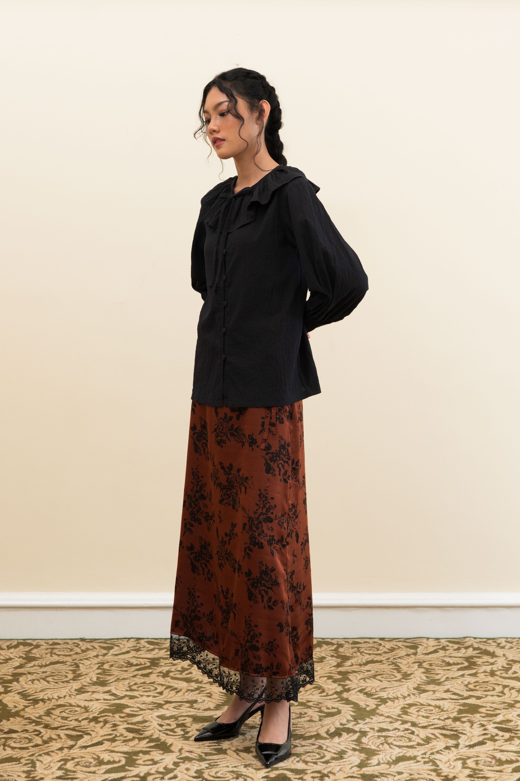 BLOSSOMwithSTARRY Alexandra Blouse in Black