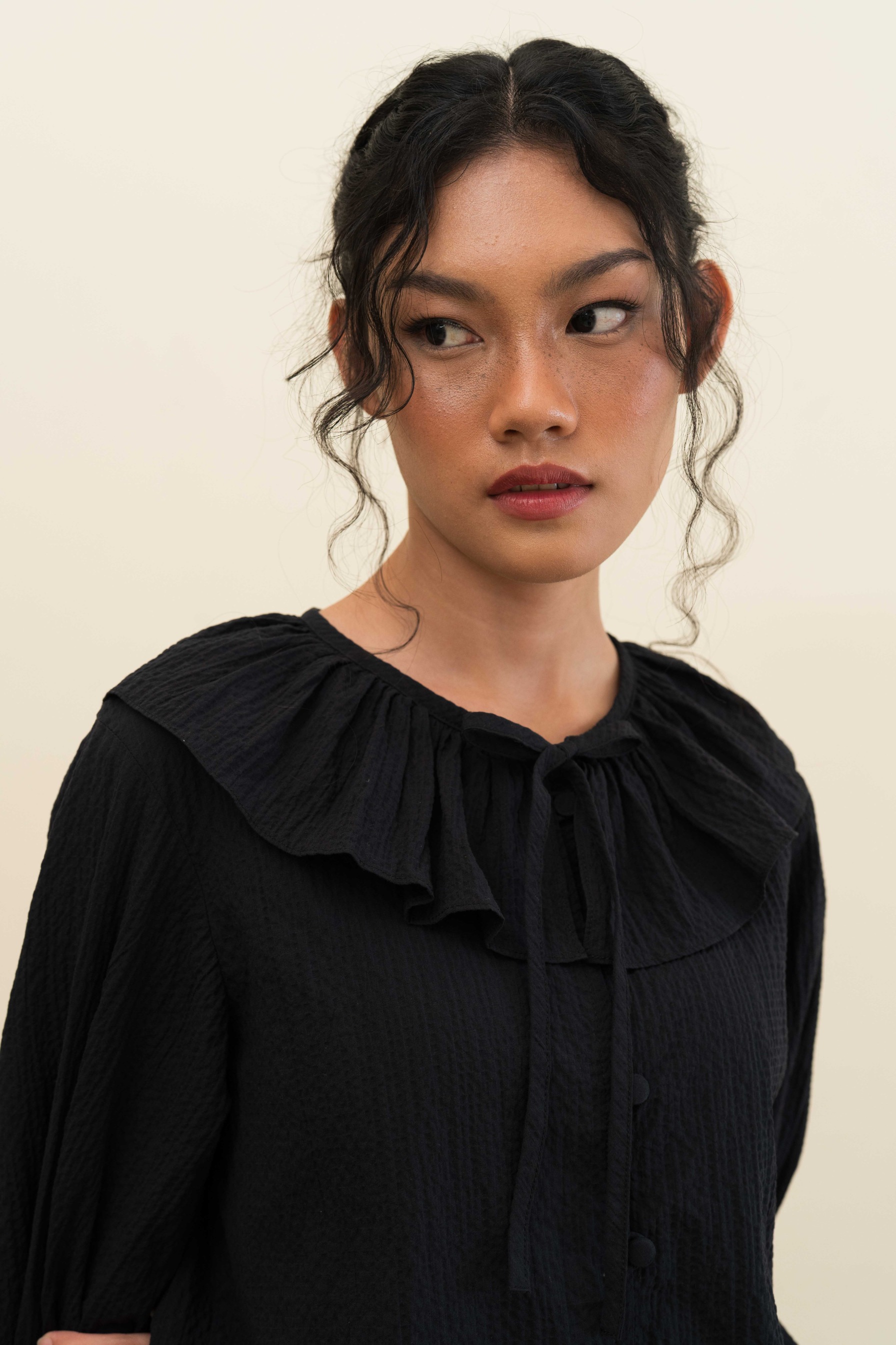 BLOSSOMwithSTARRY Alexandra Blouse in Black