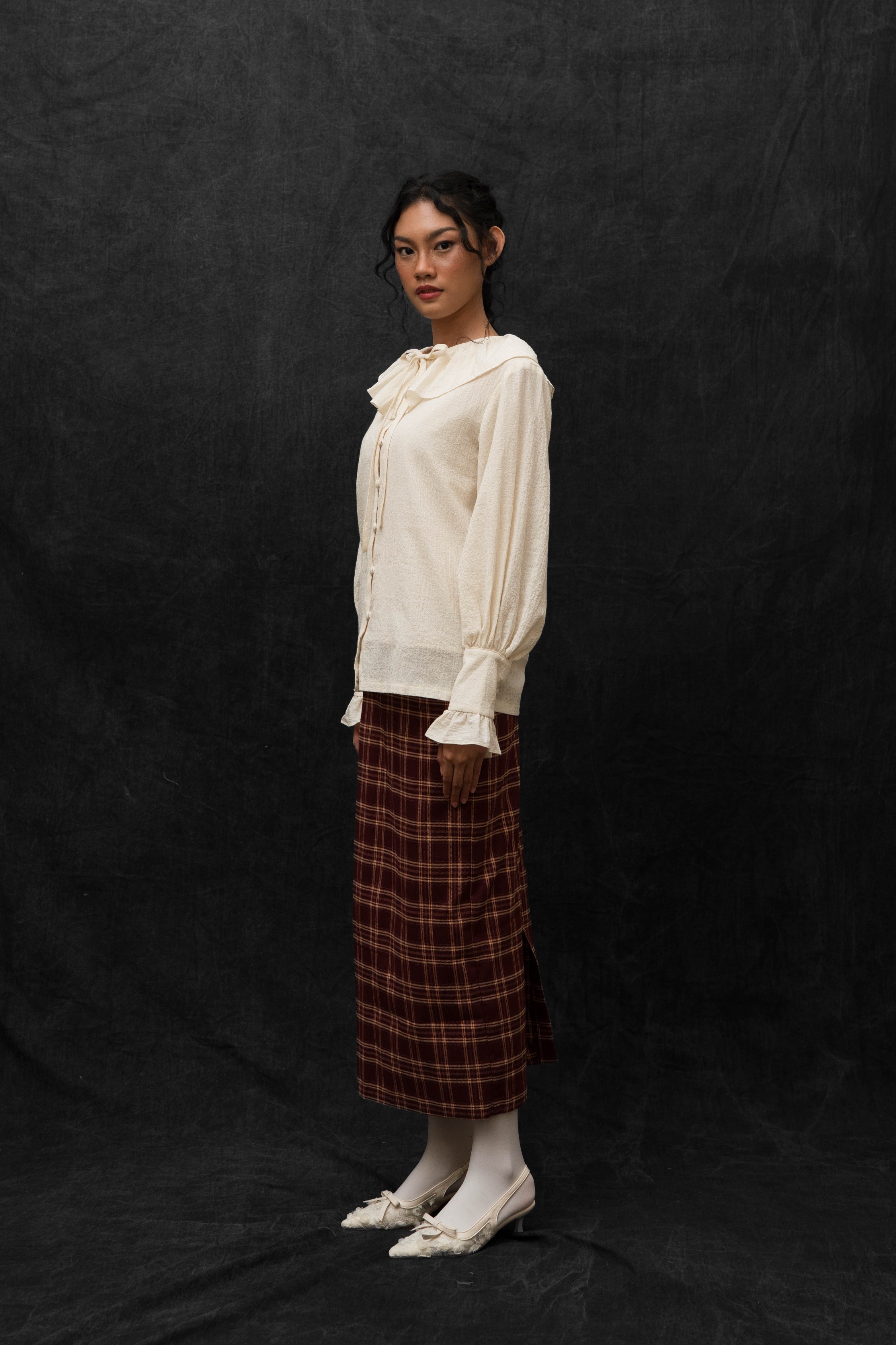 BLOSSOMwithSTARRY Alexandra Blouse in Beige