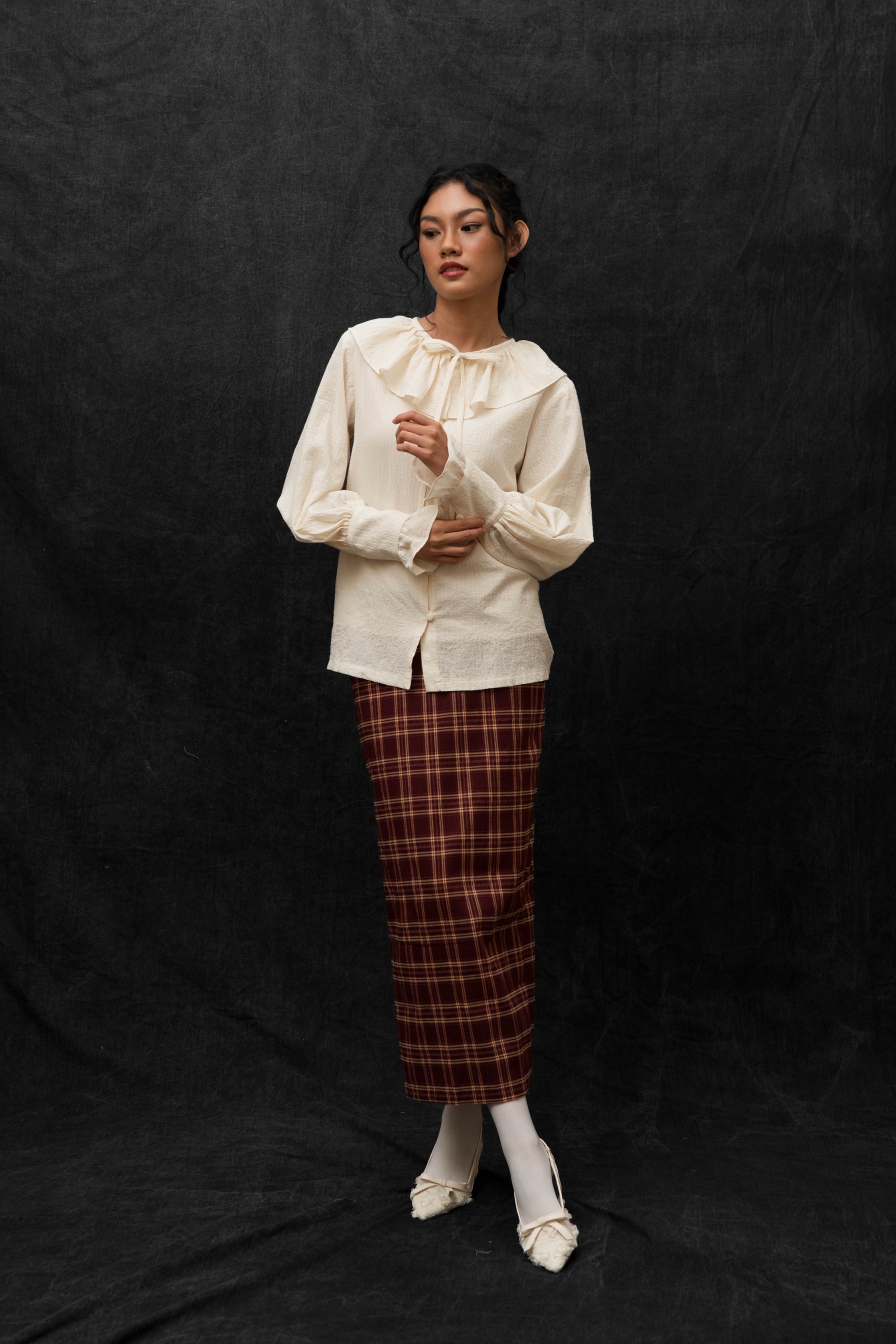 BLOSSOMwithSTARRY Alexandra Blouse in Beige