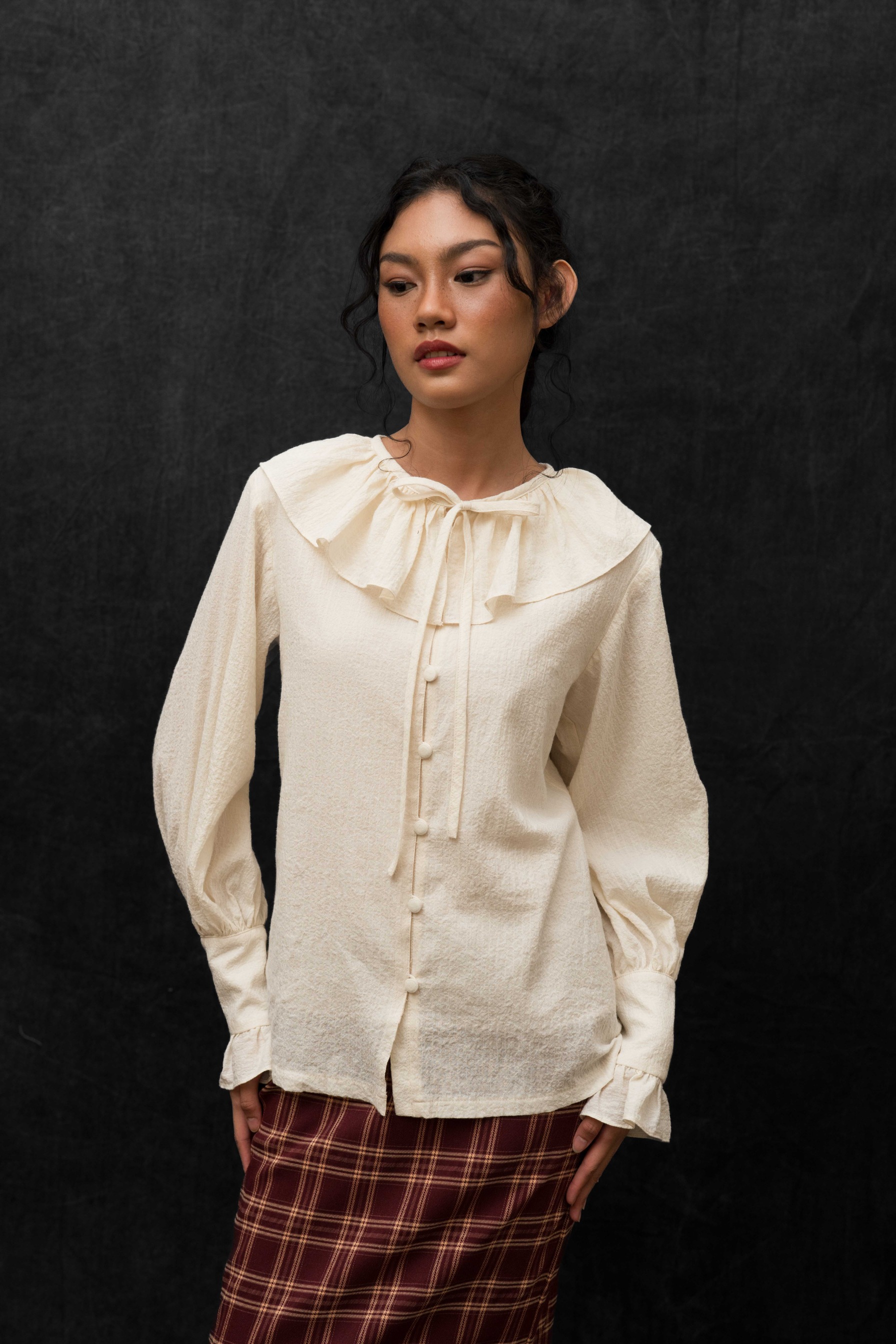 BLOSSOMwithSTARRY Alexandra Blouse in Beige