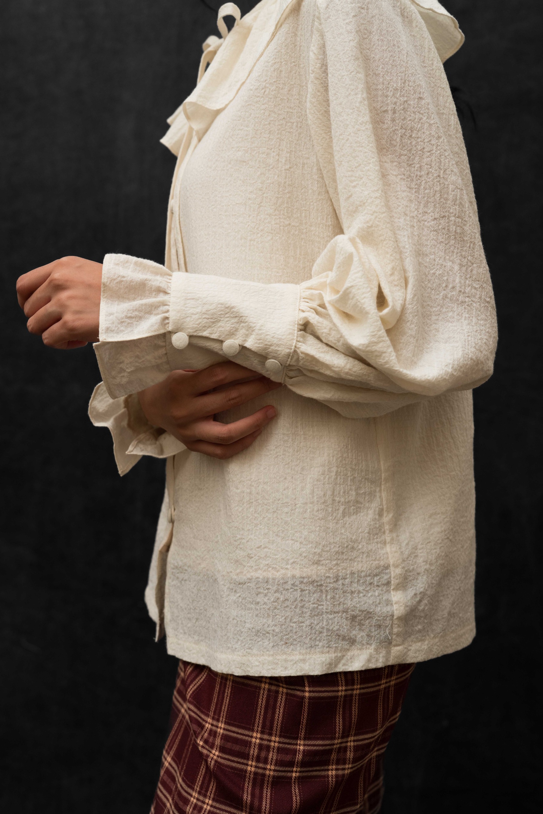 BLOSSOMwithSTARRY Alexandra Blouse in Beige