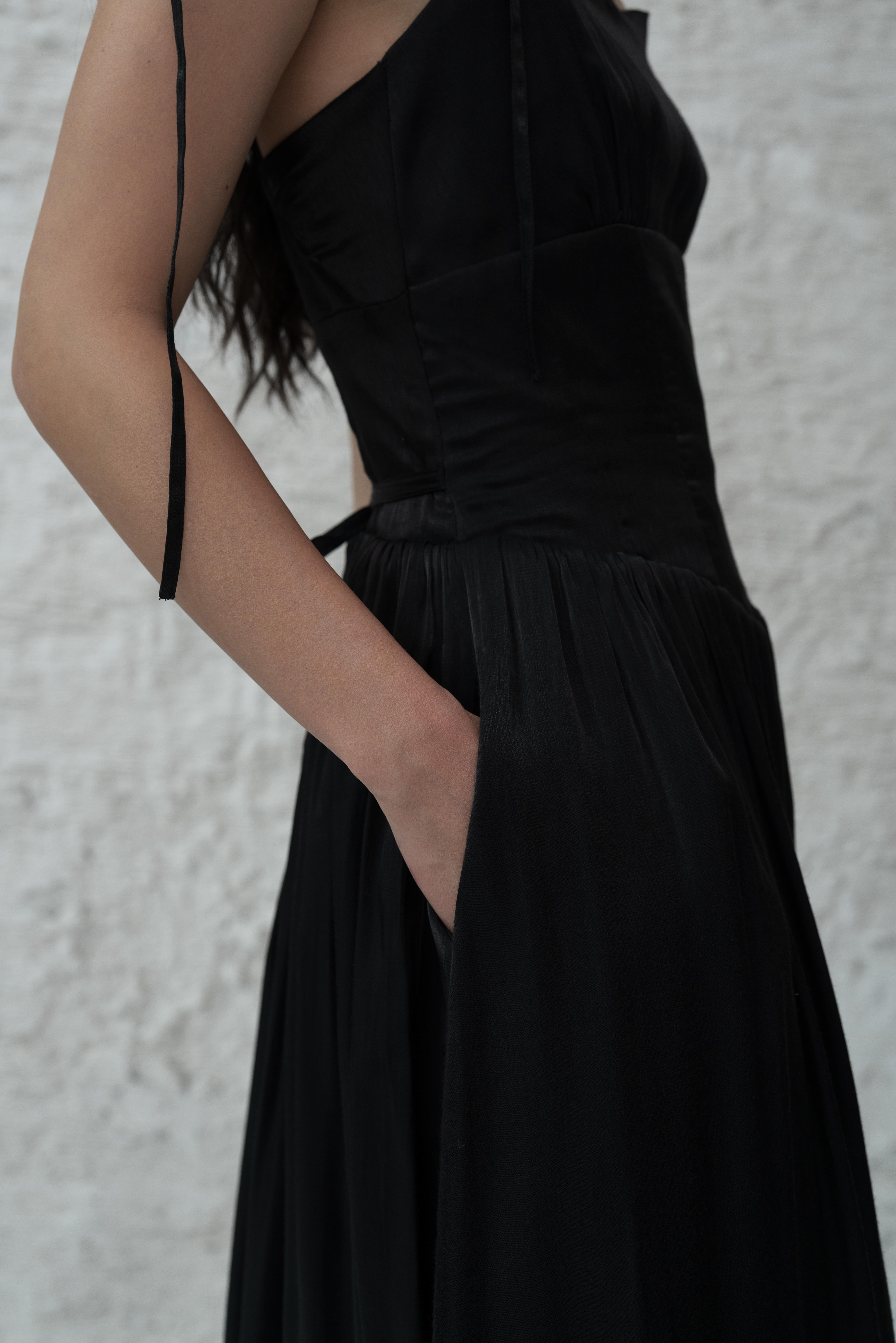 Liora Dress in Black