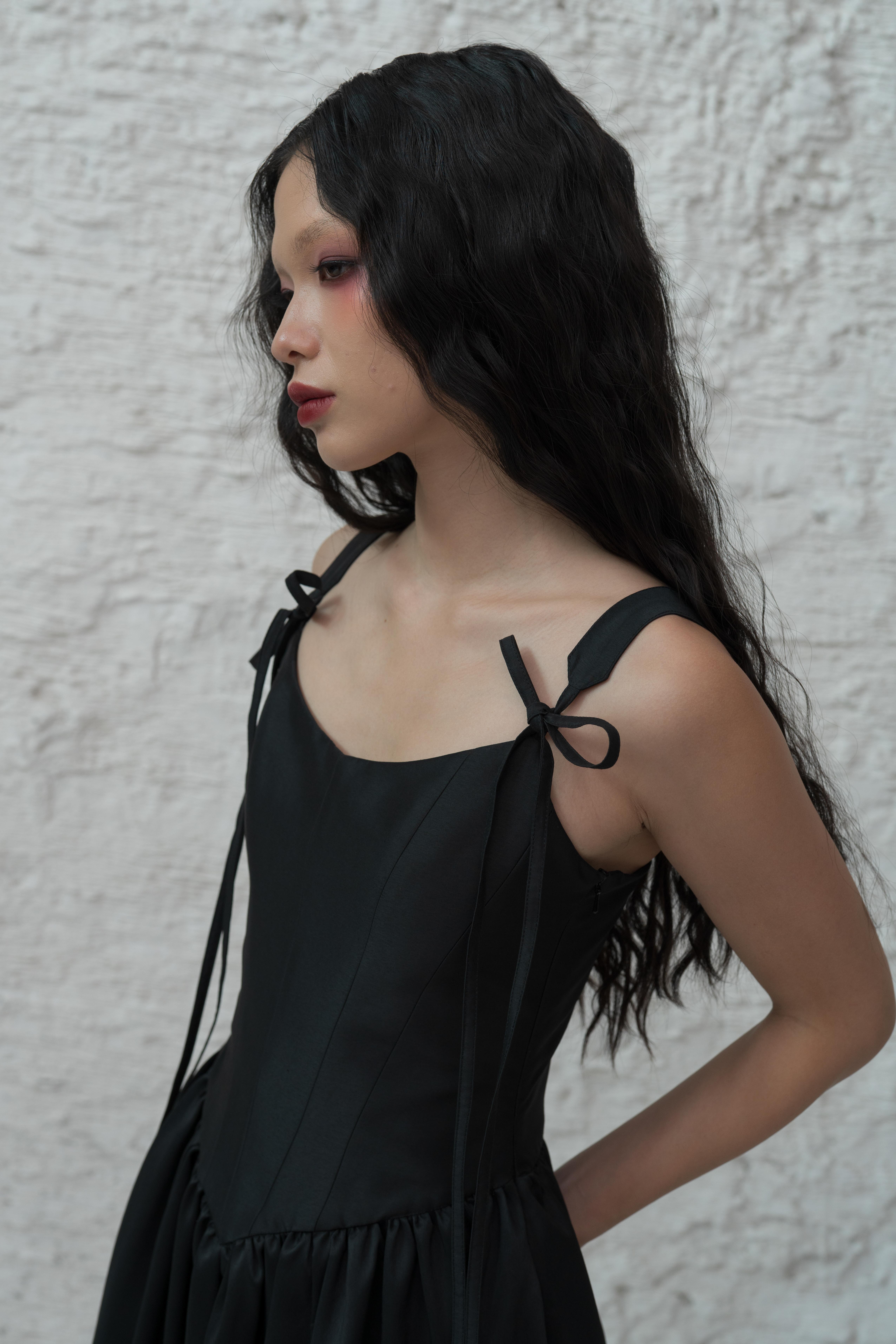 Vessara Dress in Black
