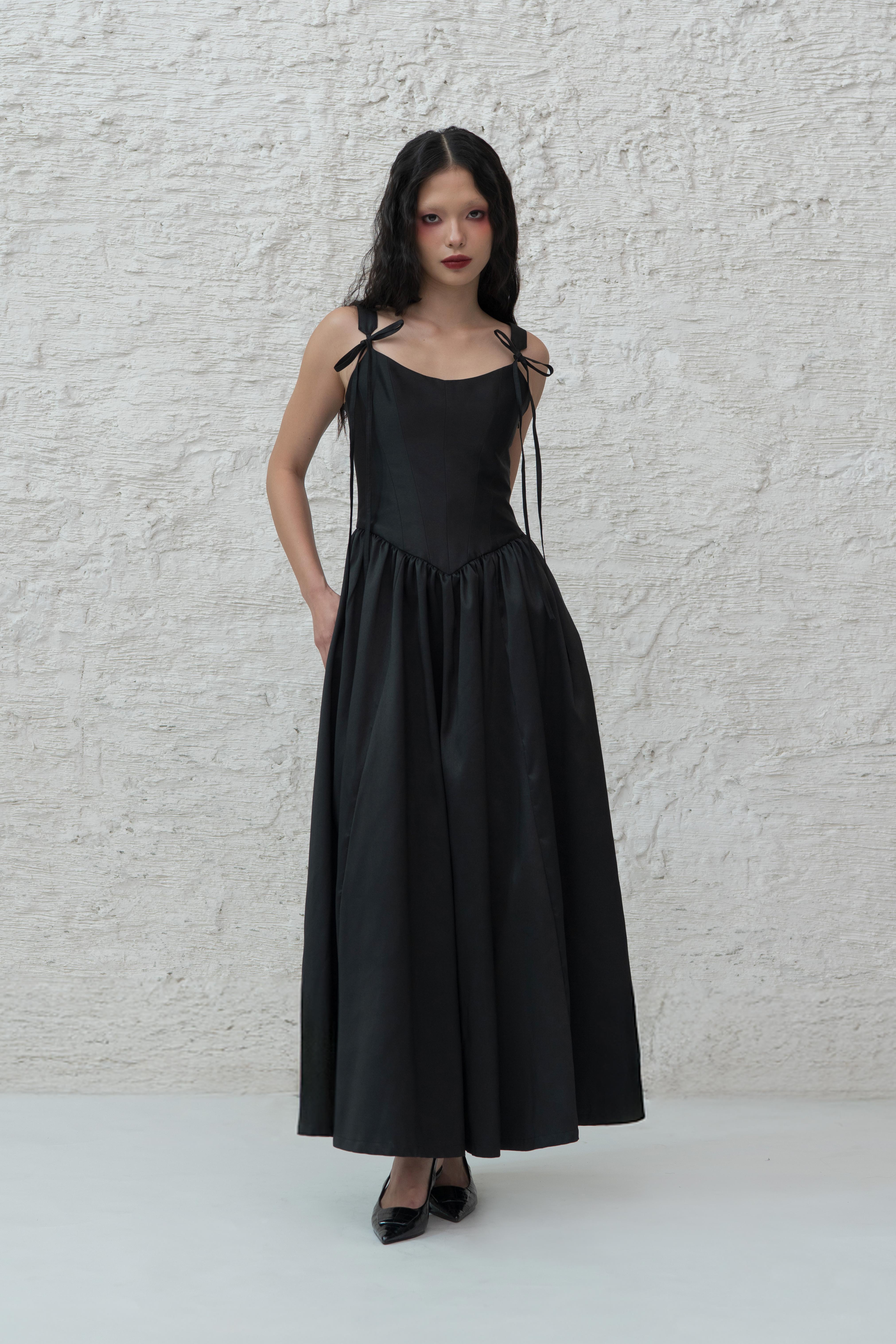 Vessara Dress in Black