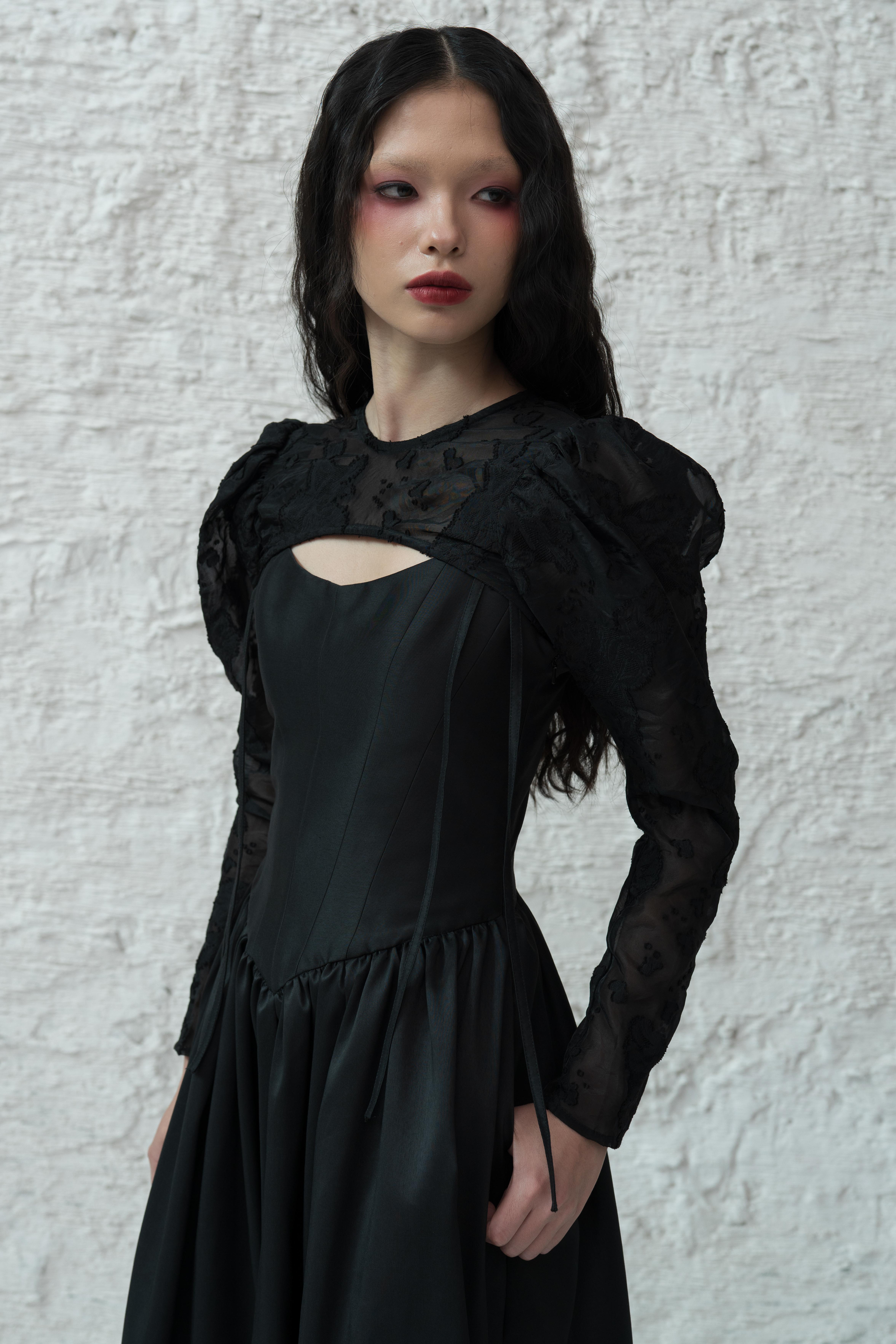 Mirelle Bolero in Black