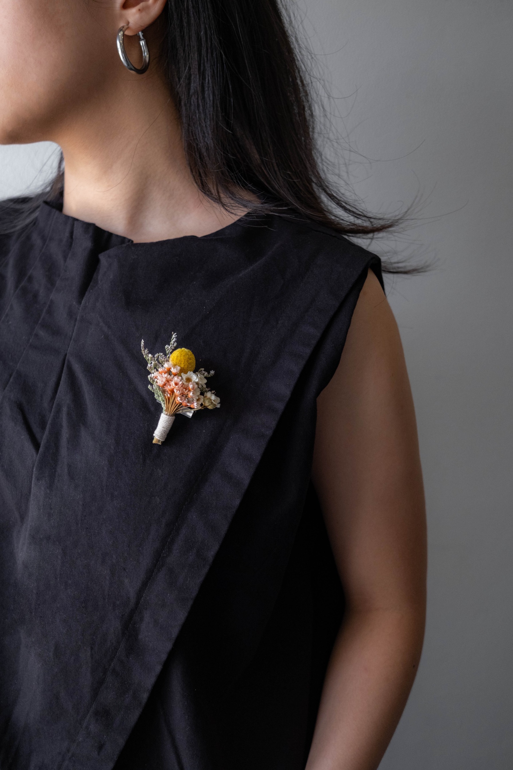 Kajuaruna Flower Pin