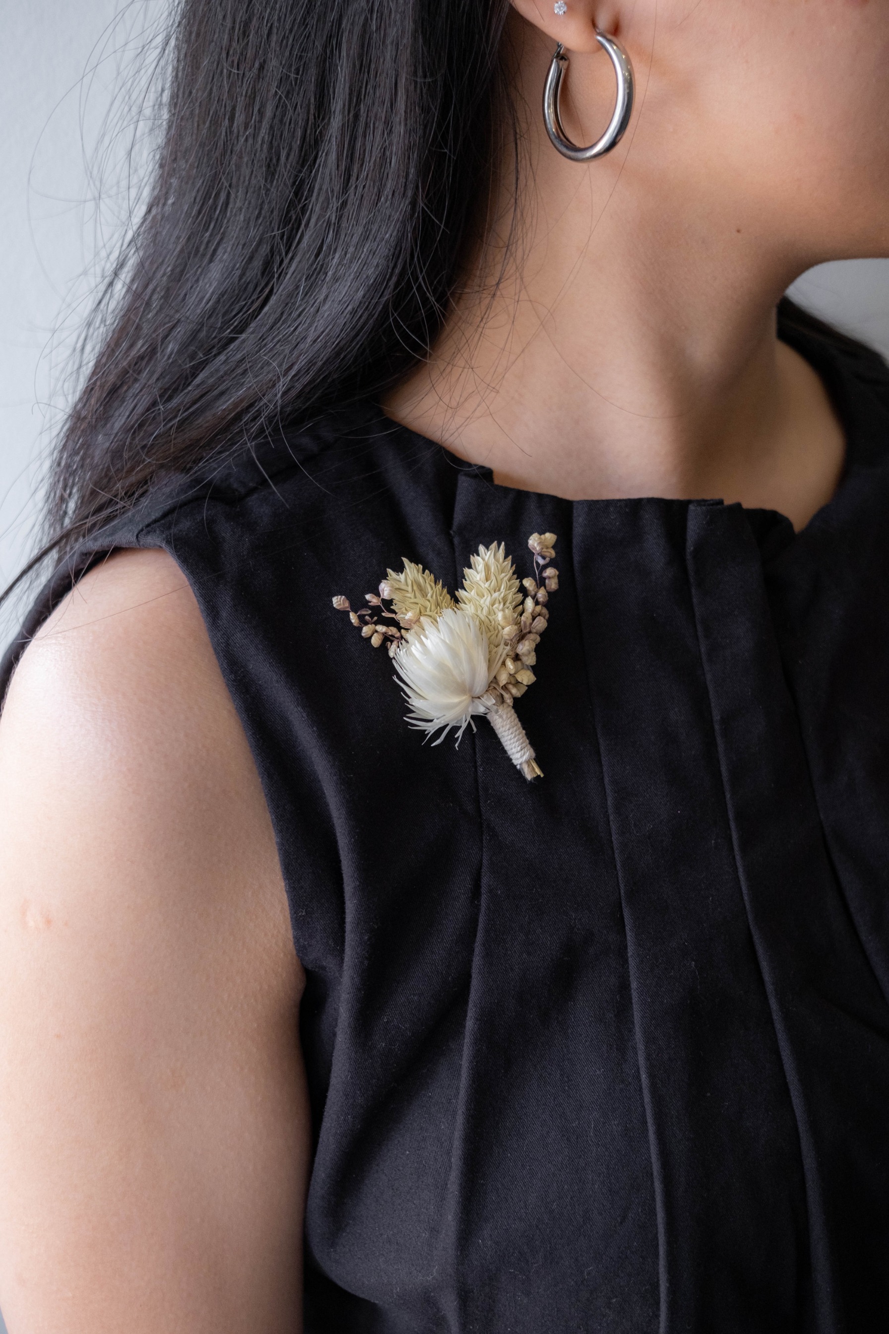Kajuaruna Flower Pin