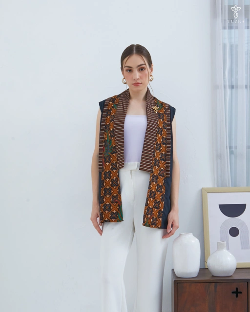 Image of AURELIA VEST BROWN 