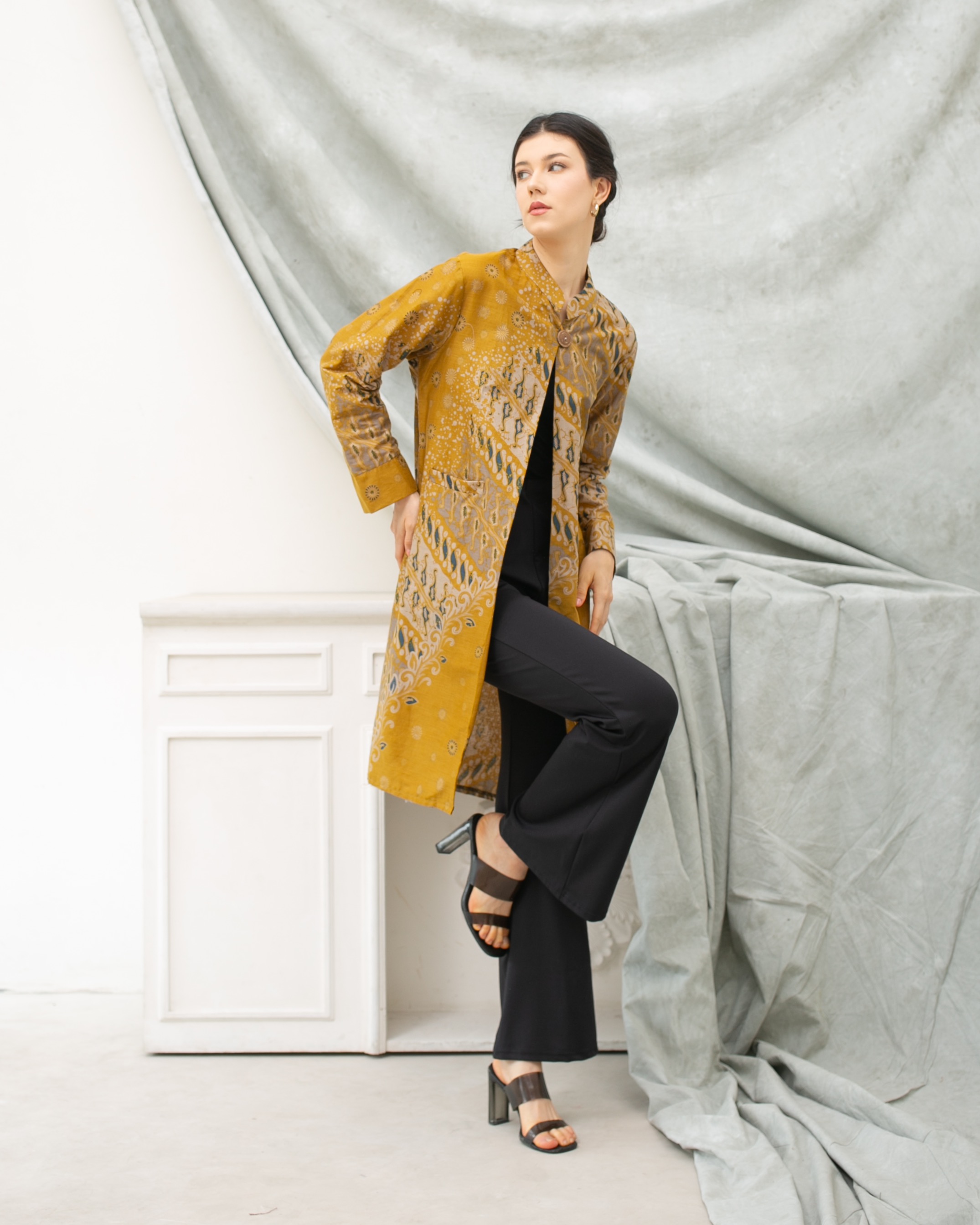 NAMEERA OUTER MUSTARD