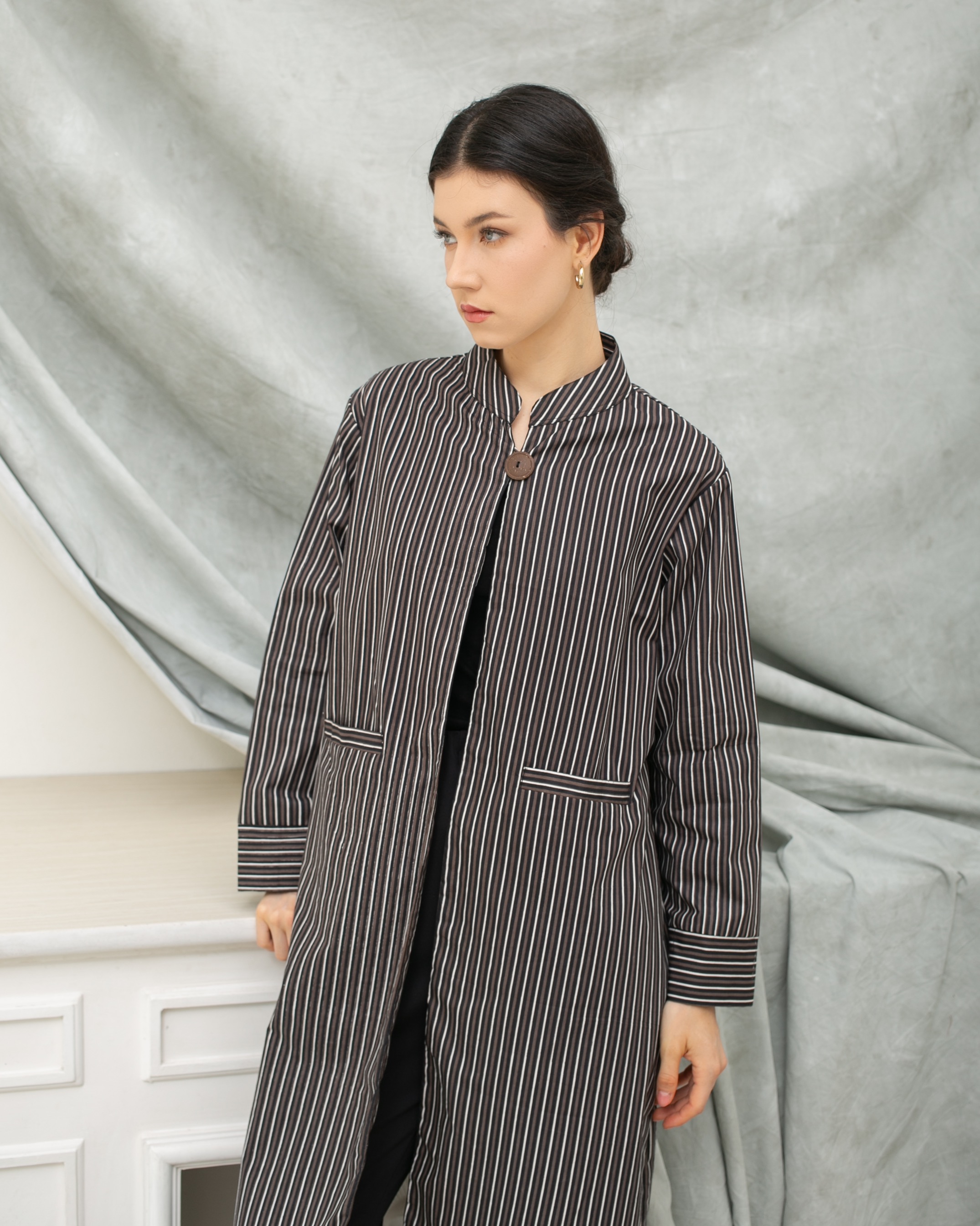 ANEISHA OUTER BLACK METROPOLIS 