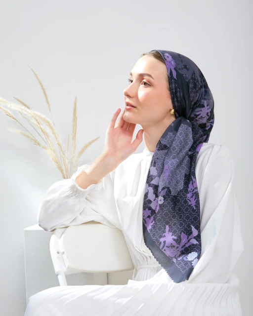 Image of BLOOMING GARDEN SCARF BLACK