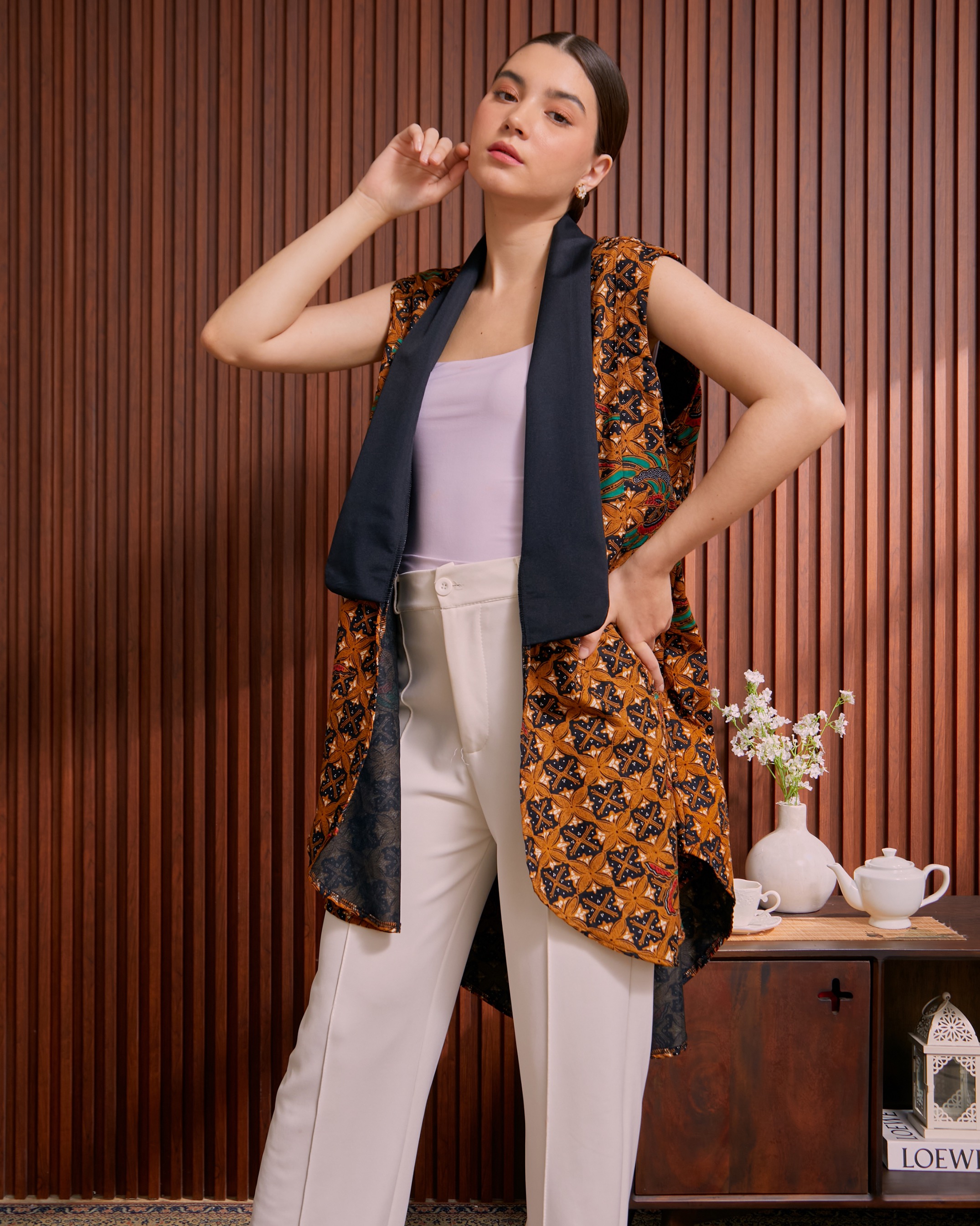 ARUM VEST BROWN 