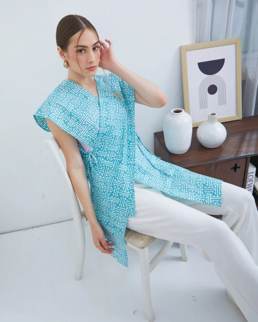 Image of AZURE LINES VEST