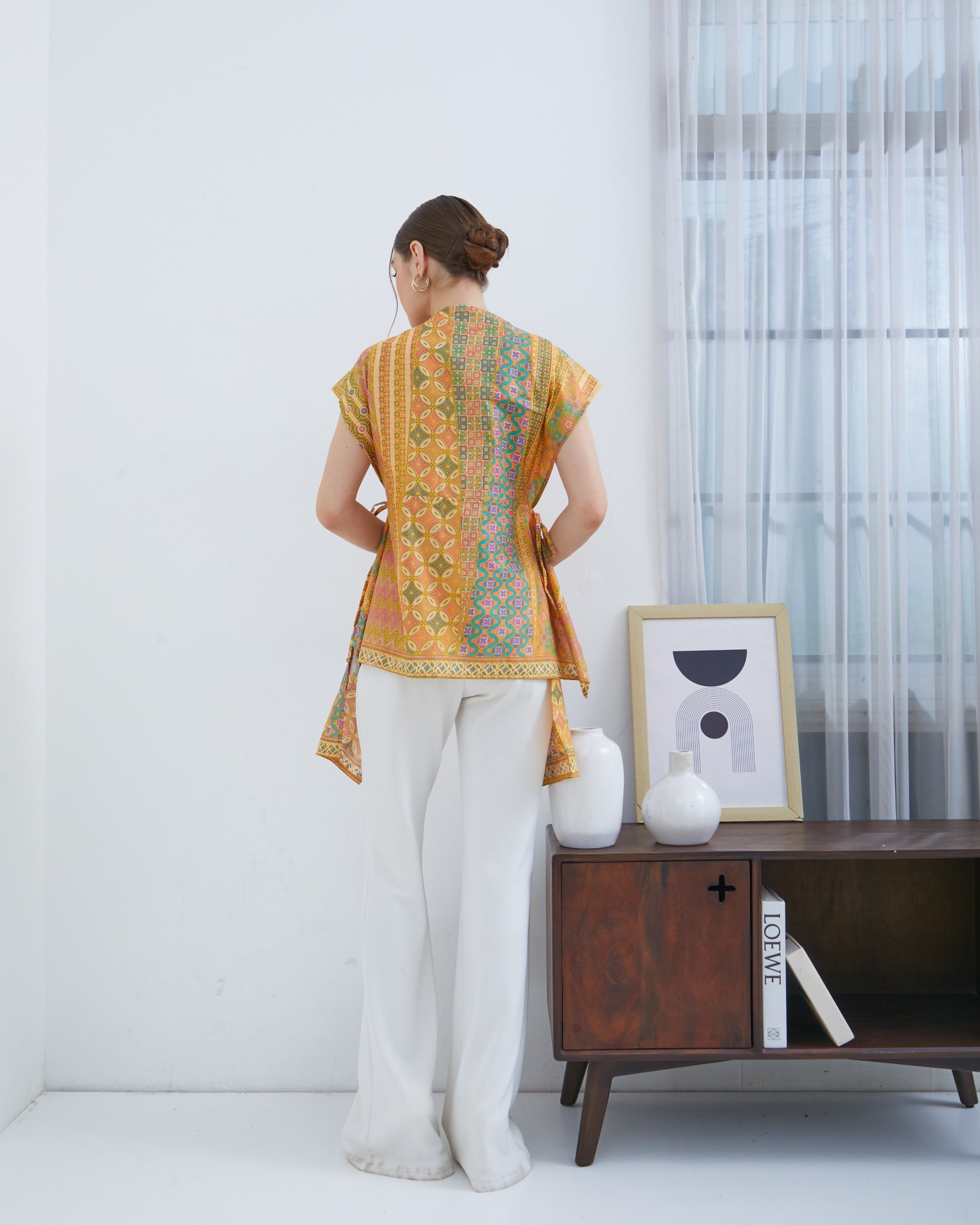 SVARNA  VEST 