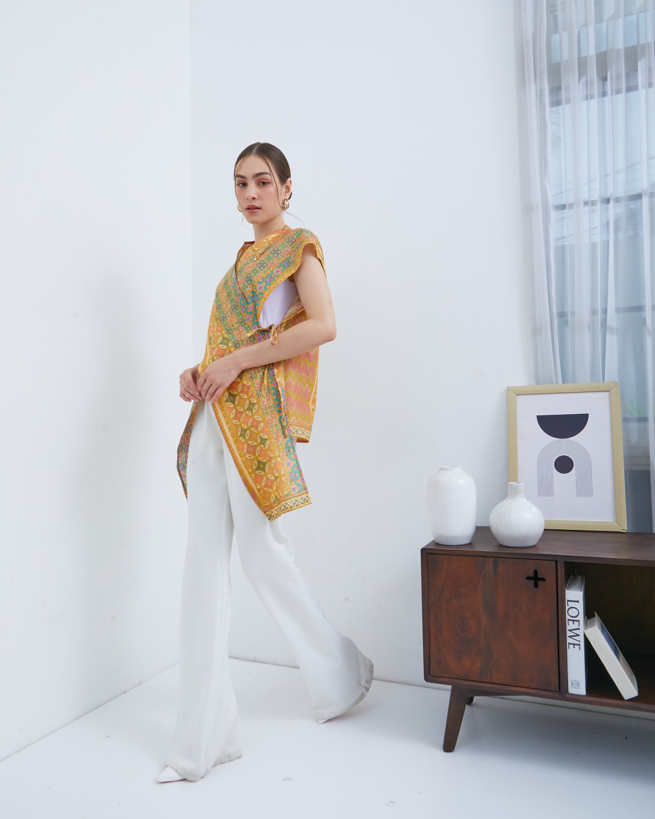 SVARNA  VEST 