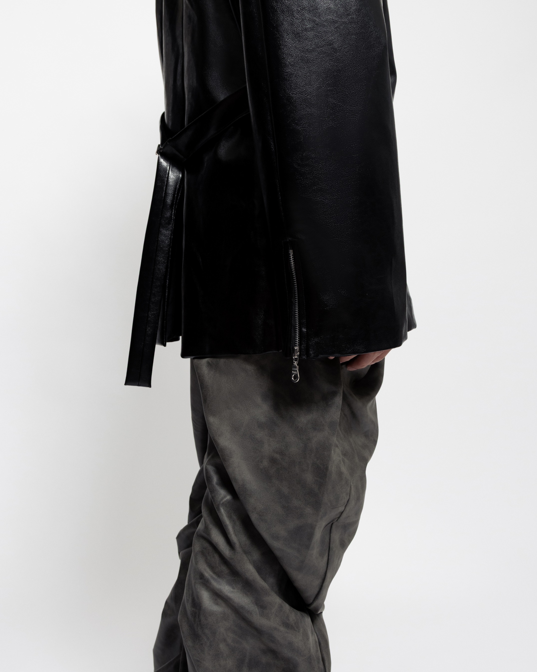 SLAB STRUCTURED BLAZER - FAUX LEATHER