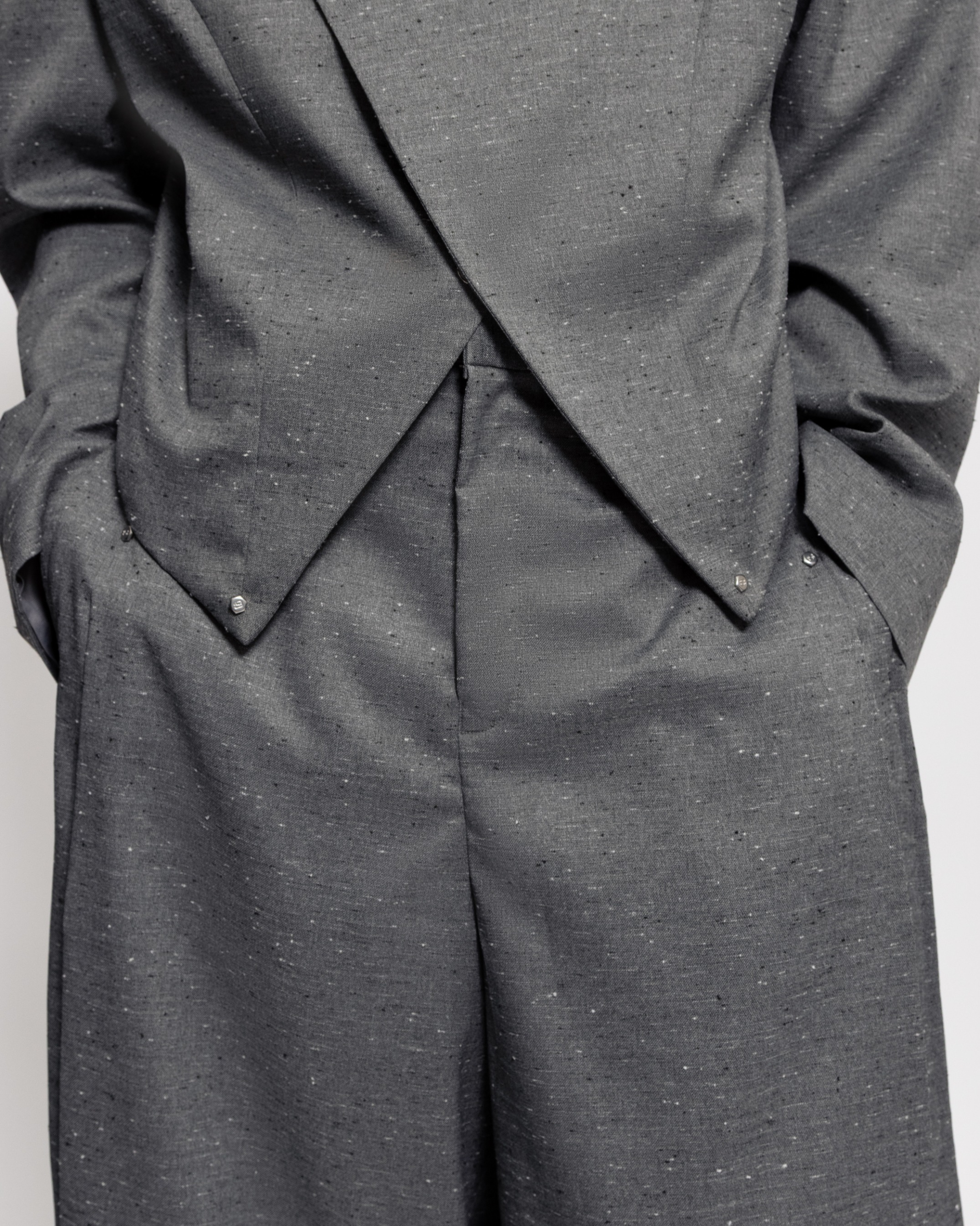 ANGULAR BOXY BESKAP - GRAY