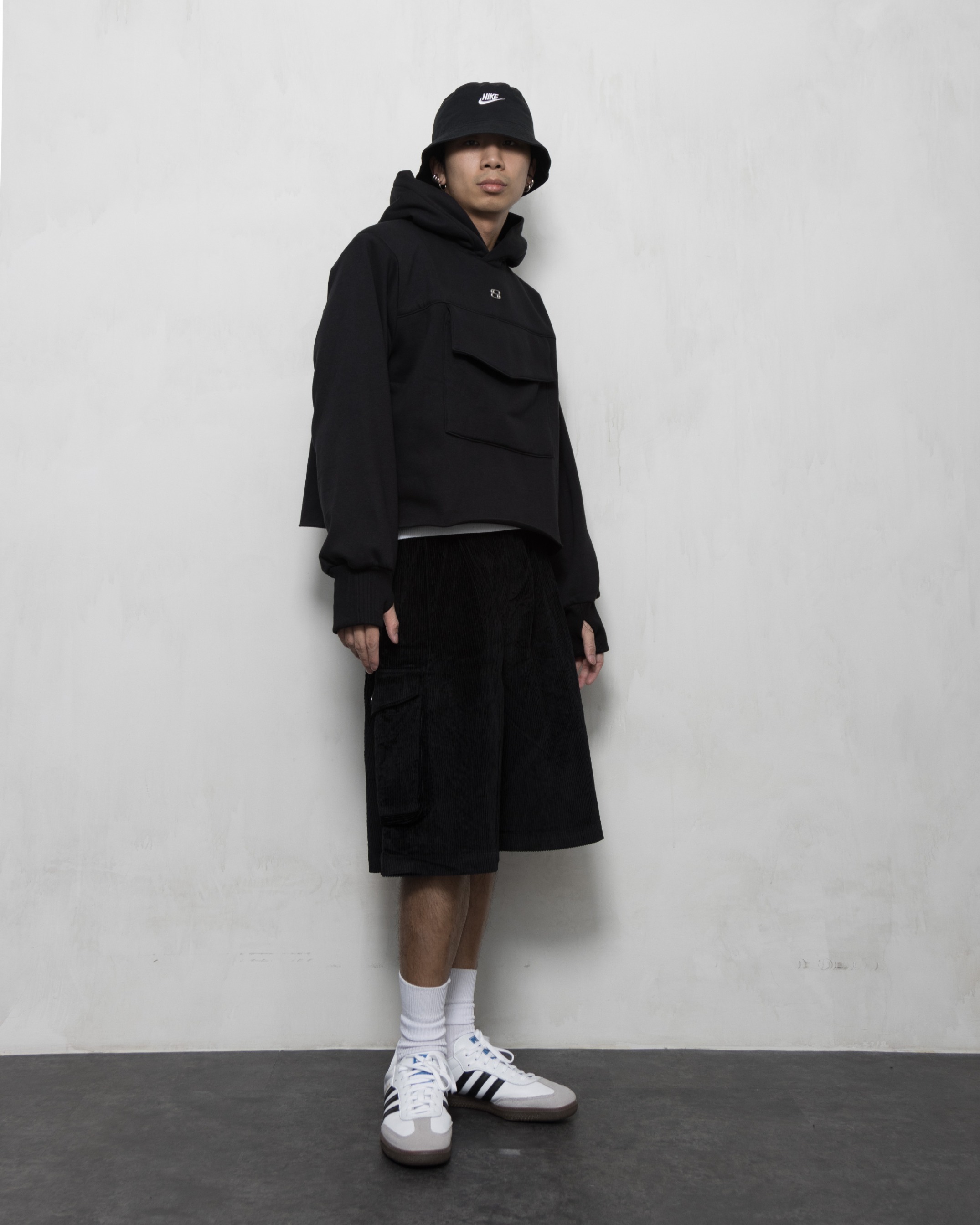 PADDED SQUARE HODDIE - BLACK
