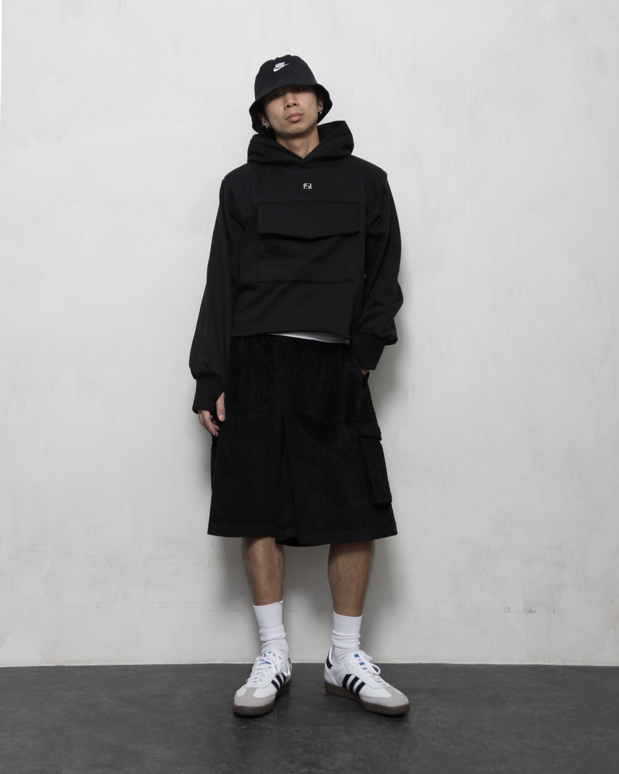 PADDED SQUARE HODDIE - BLACK