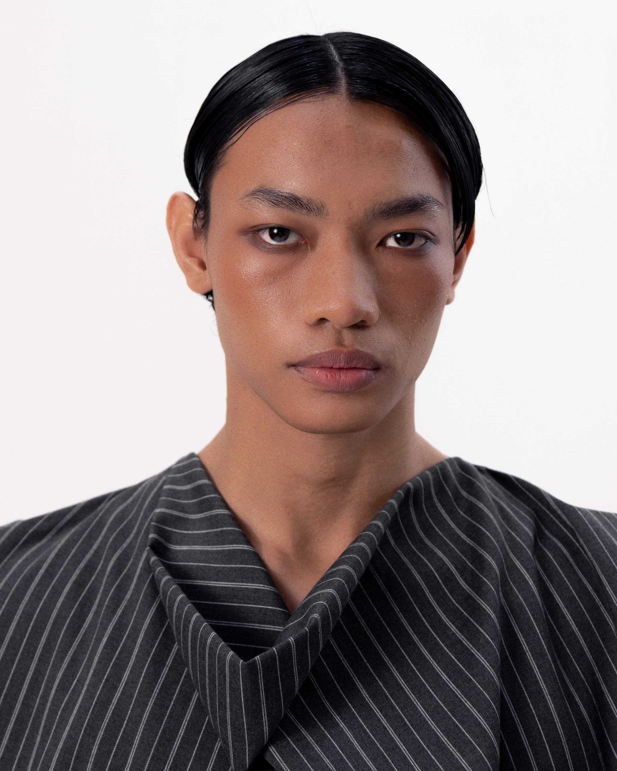FOUNTAIN TOP - GRAY PINSTRIPE