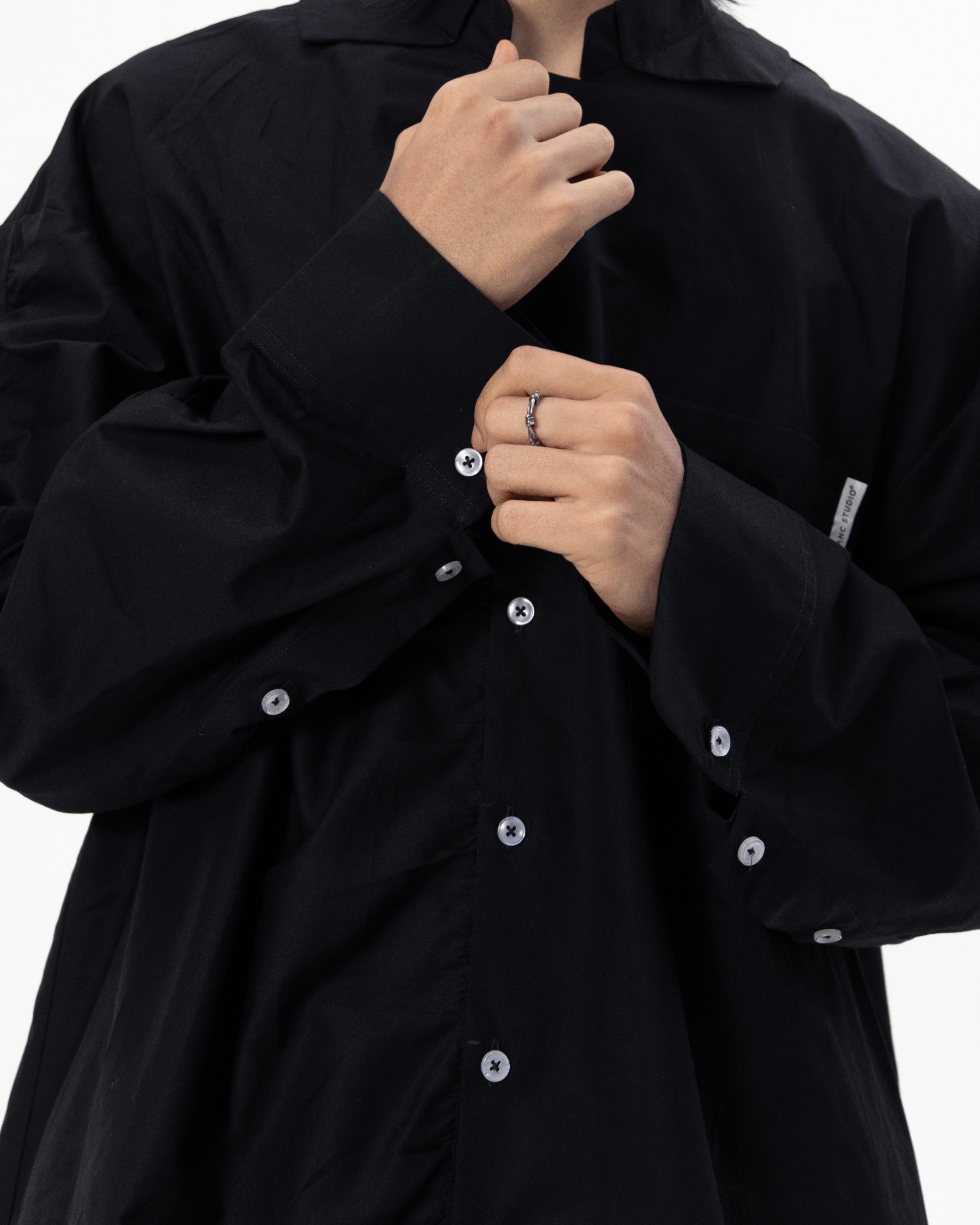 CONTRAST OVERSIZE SHIRT - BLACK