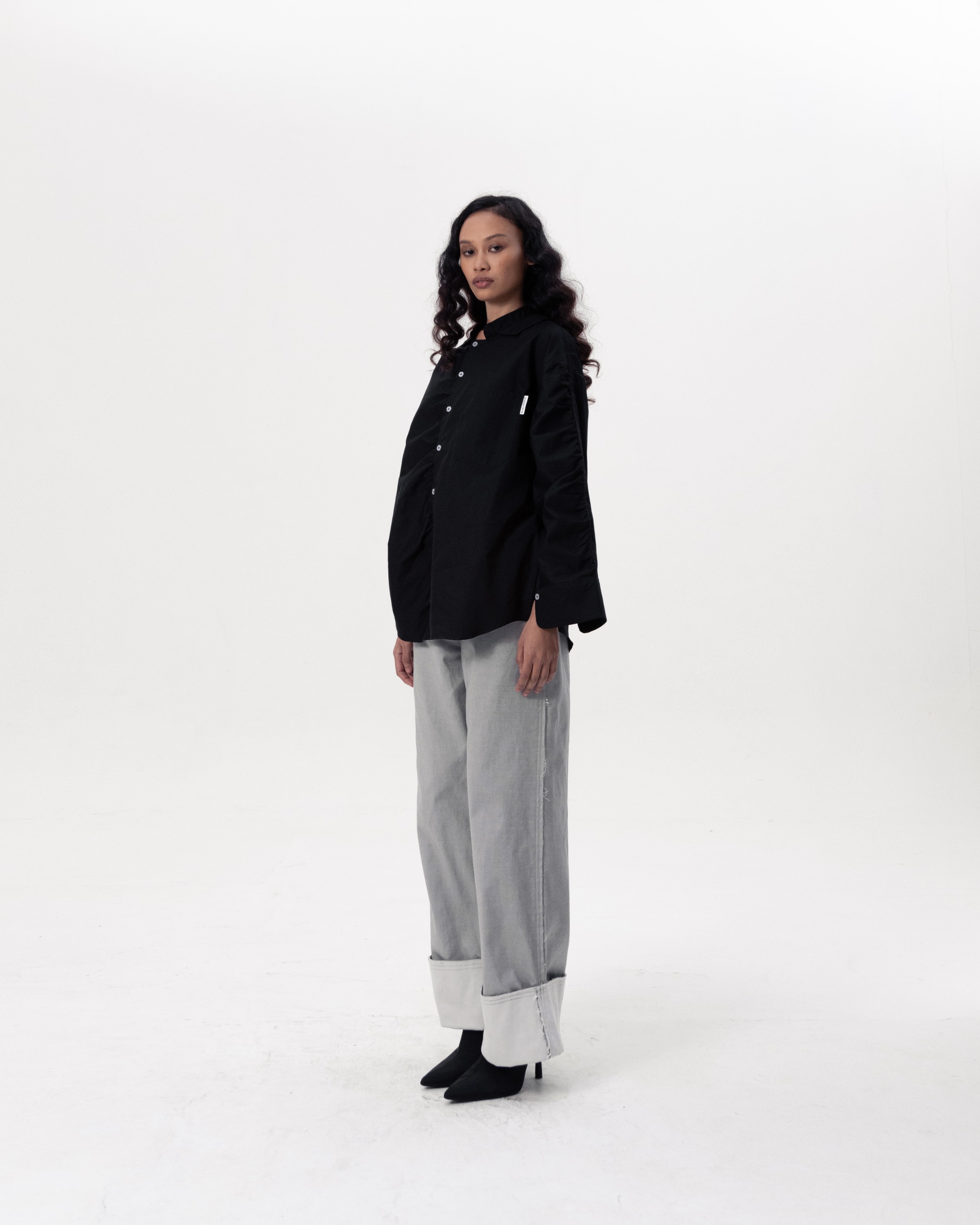 CONTRAST OVERSIZE SHIRT - BLACK