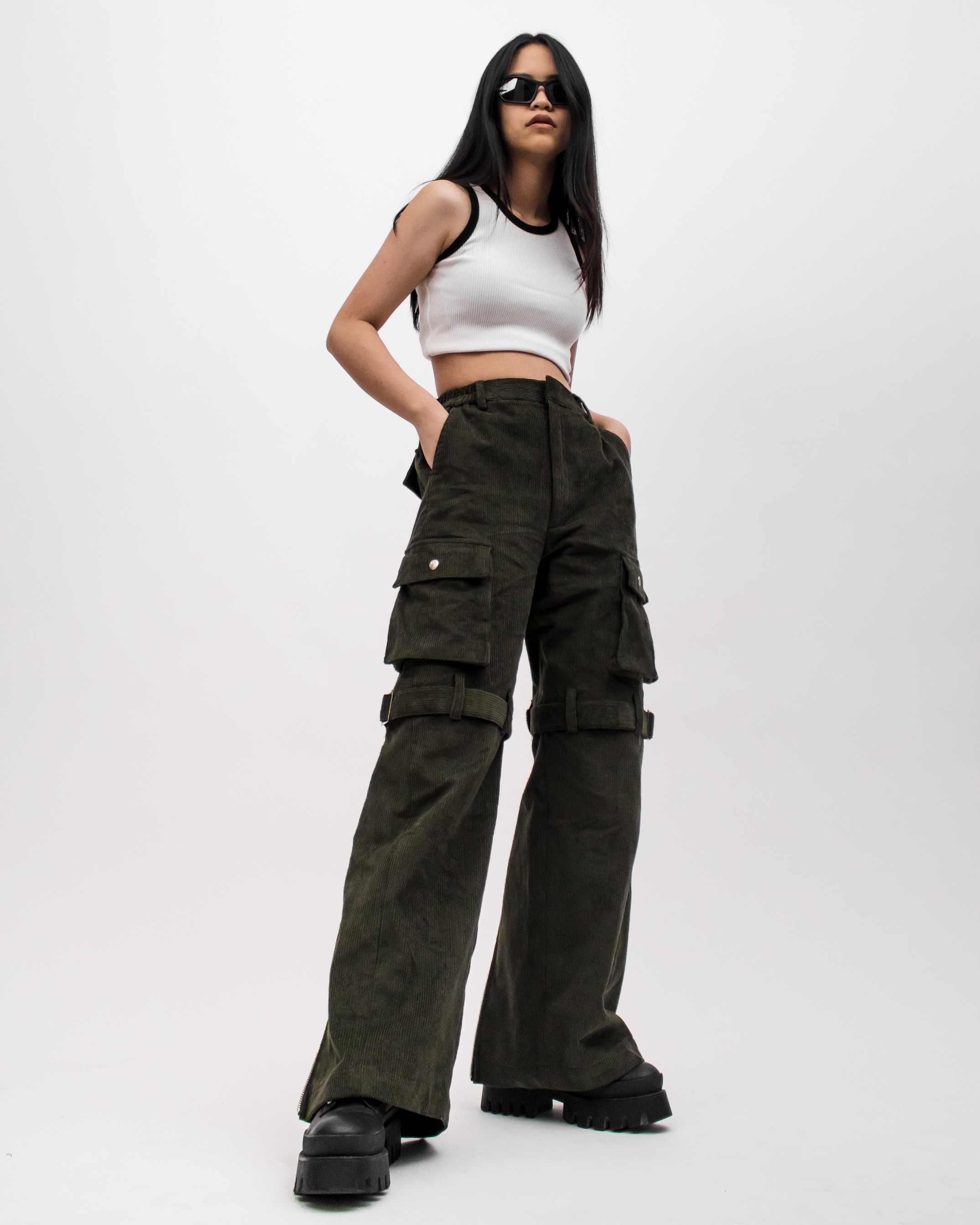 ZIP CARGO PANTS - OLIVE