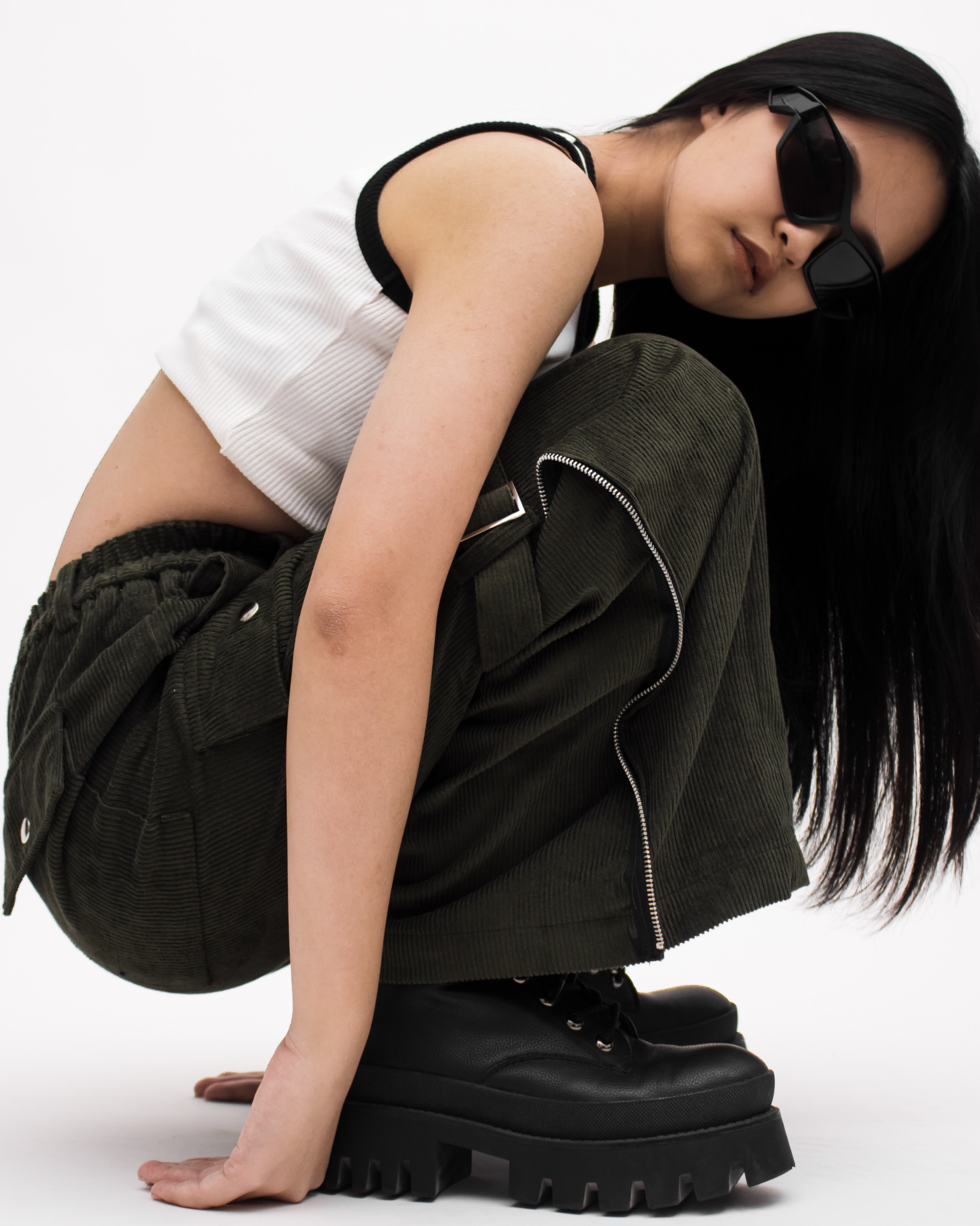 ZIP CARGO PANTS - OLIVE