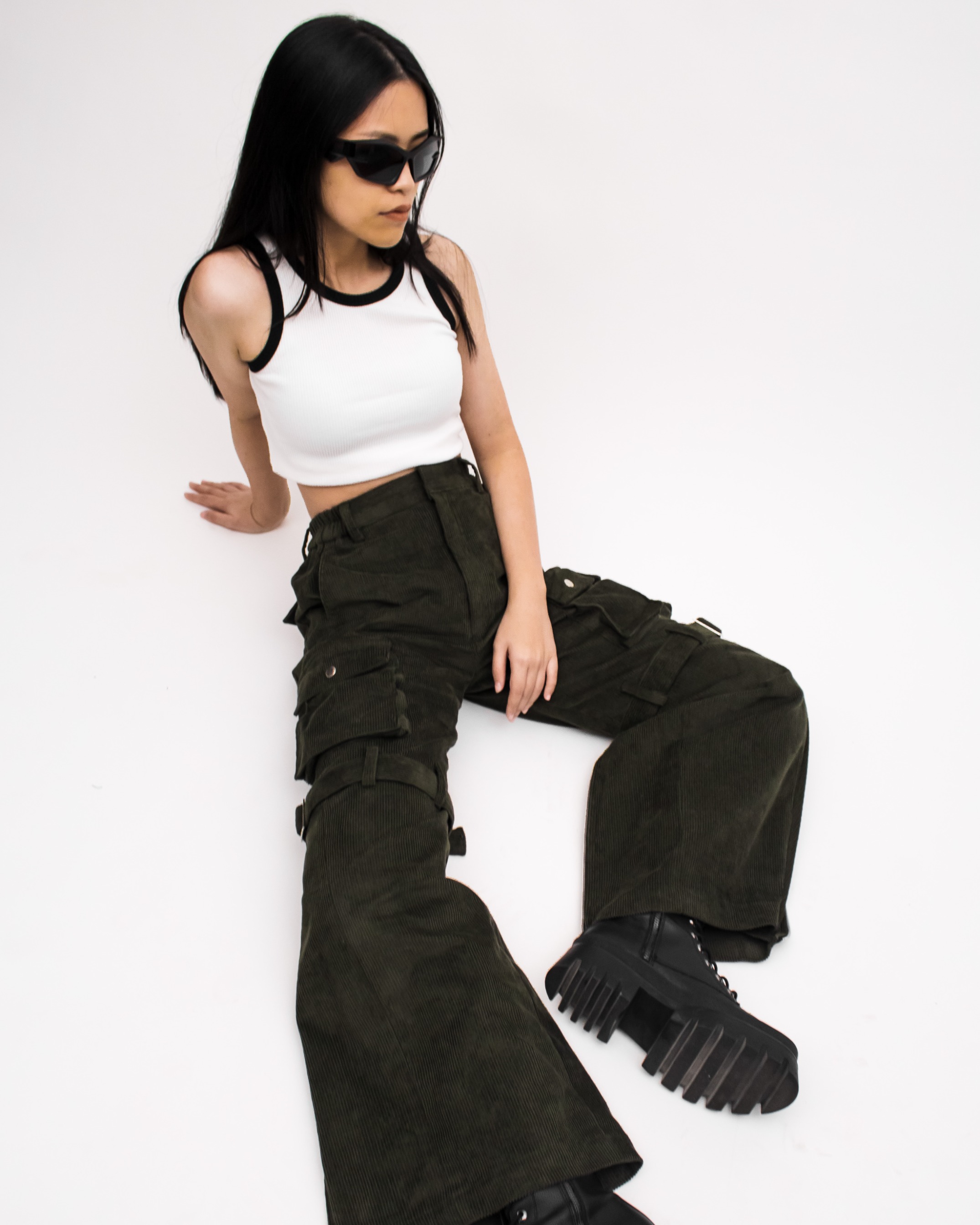 ZIP CARGO PANTS - OLIVE