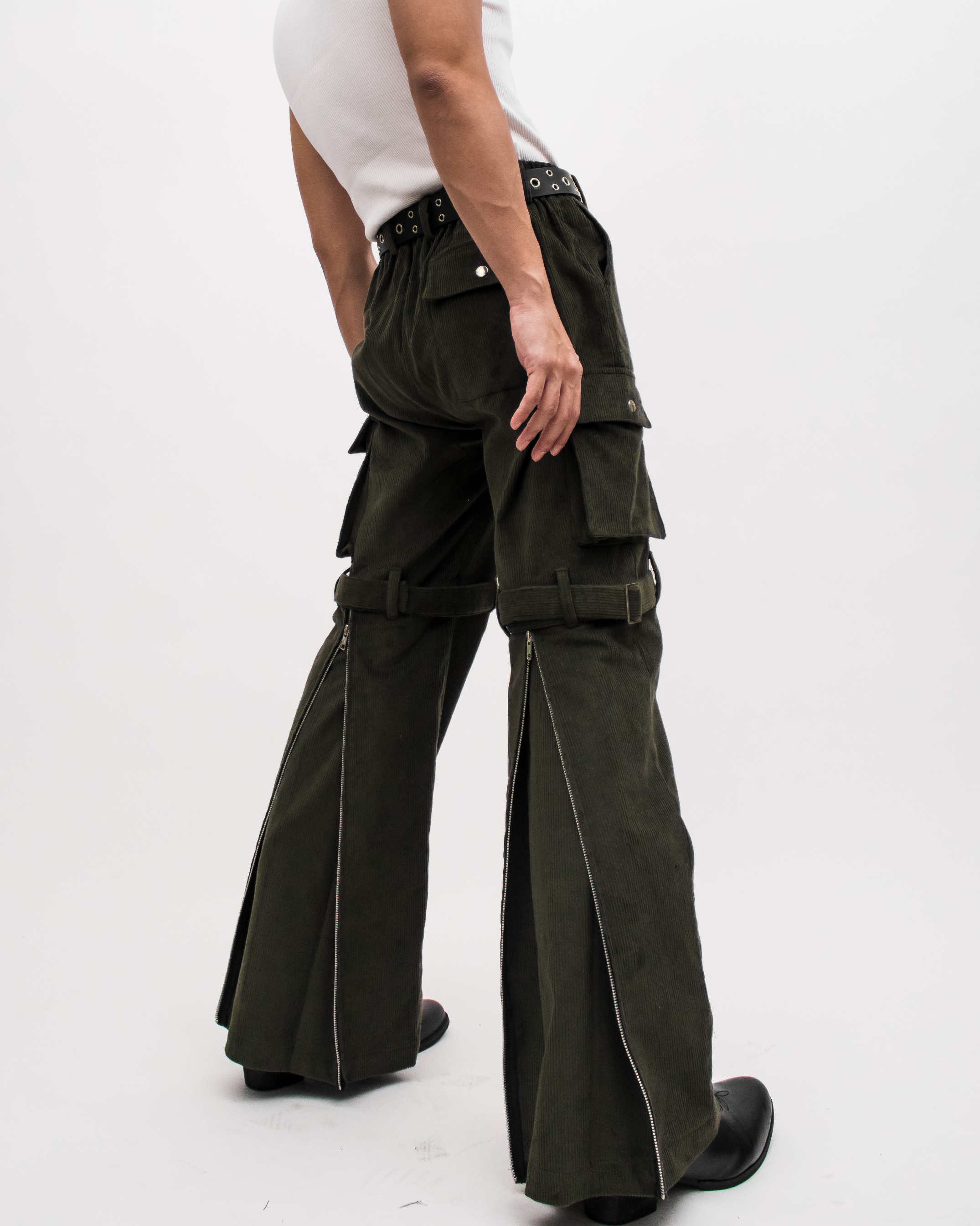 ZIP CARGO PANTS - OLIVE