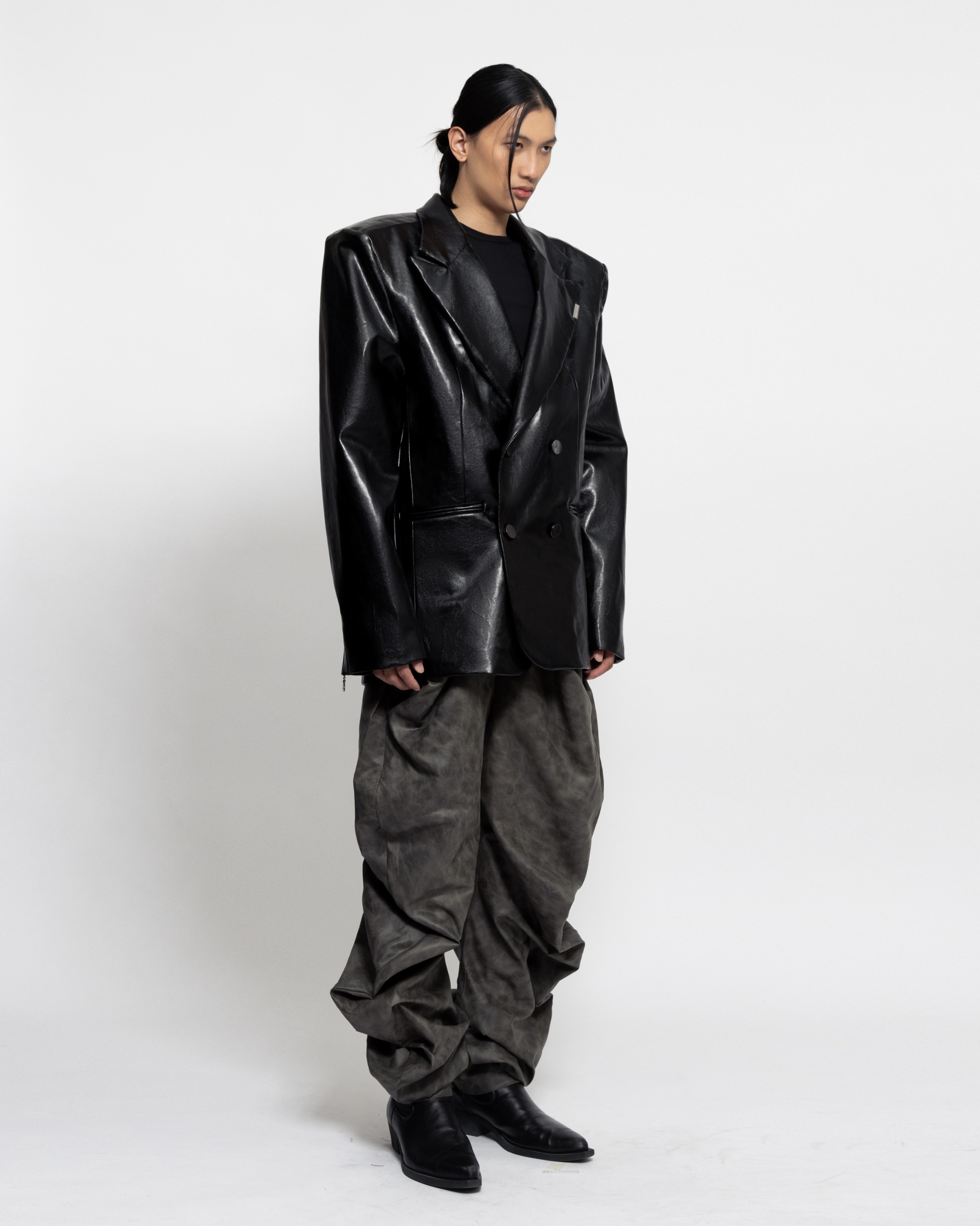 SLAB STRUCTURED BLAZER - FAUX LEATHER