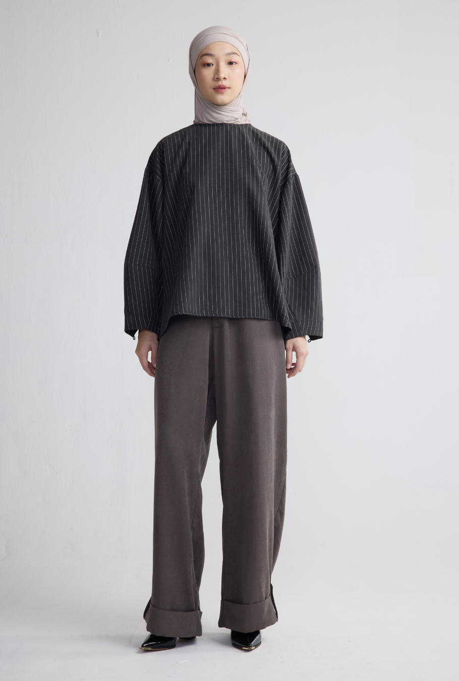 DAWMA TOP PLEATS BLACK