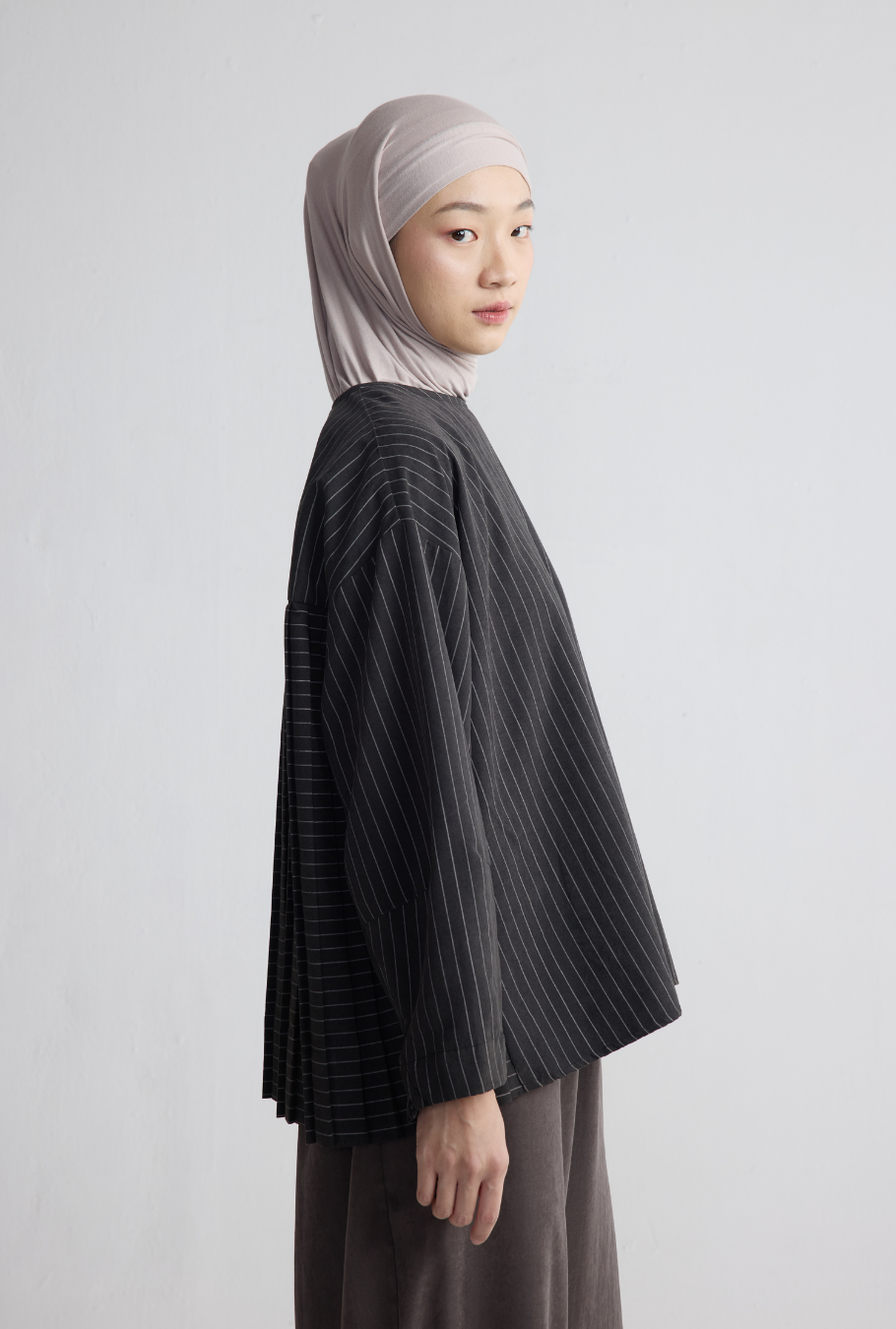 DAWMA TOP PLEATS BLACK