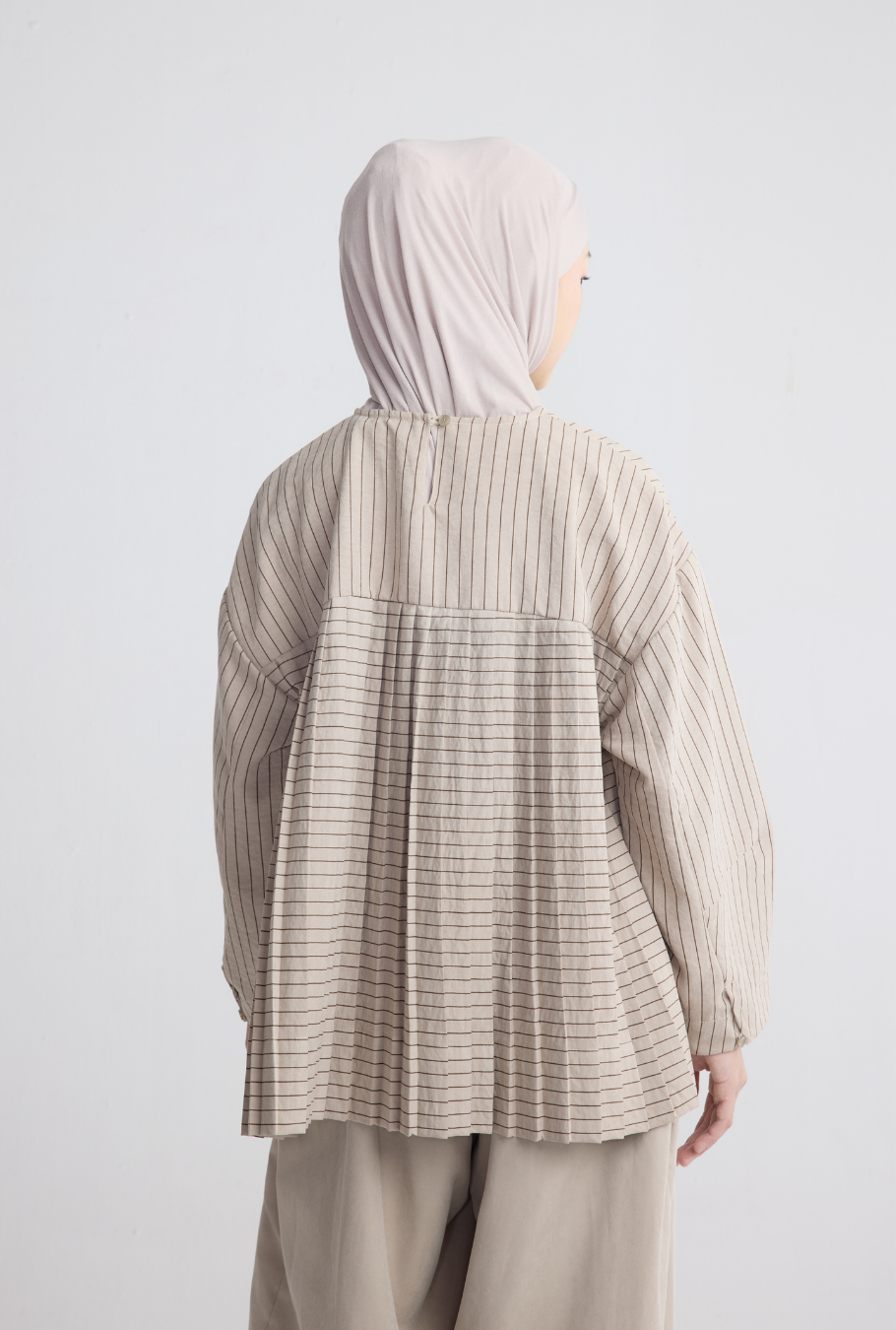 DAWMA TOP PLEATS KHAKI