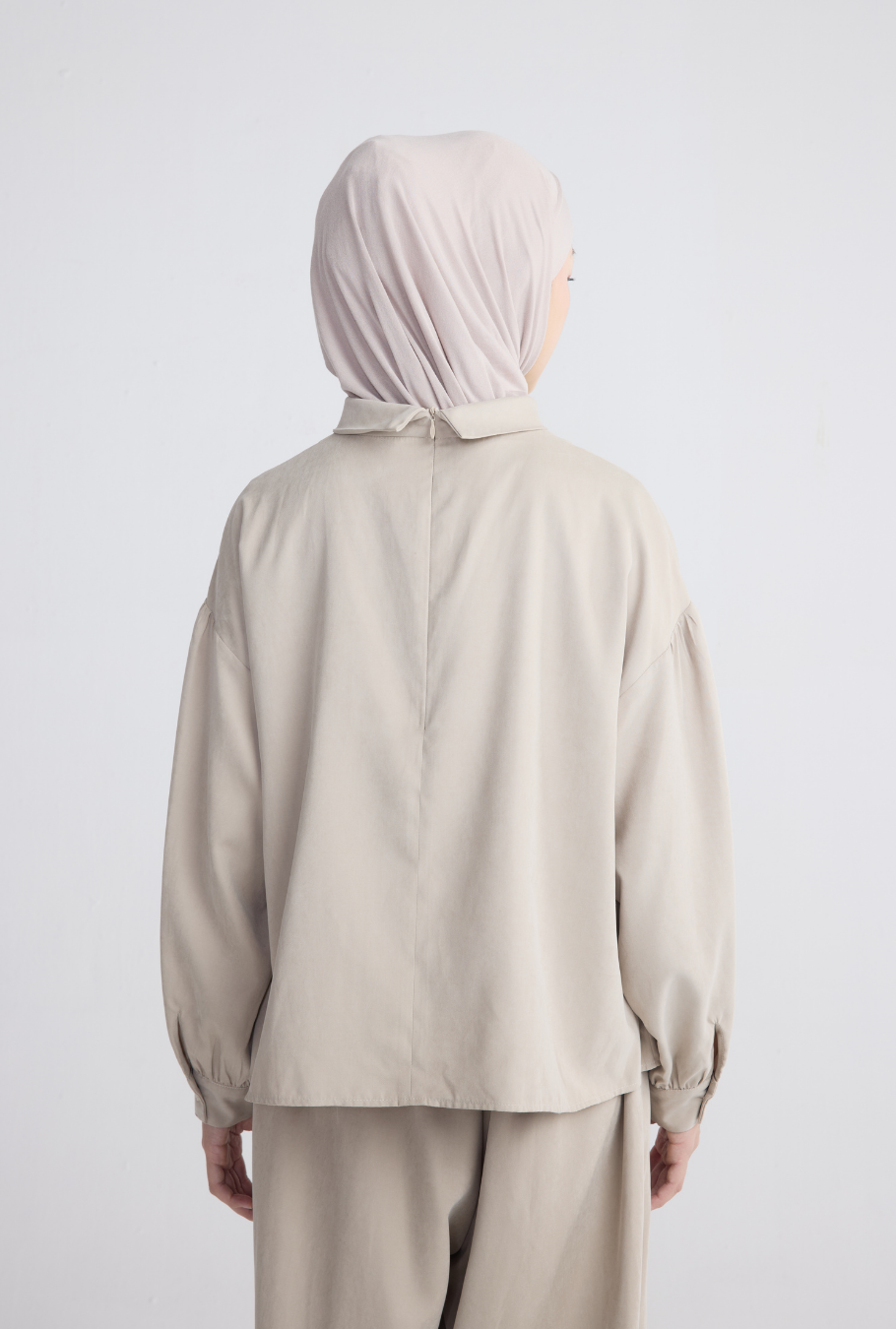 AIRA TOP ALMOND