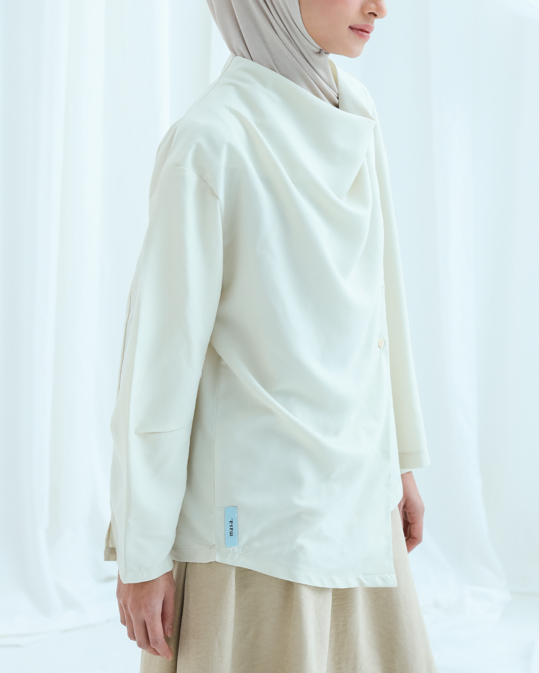 LOWI TOP