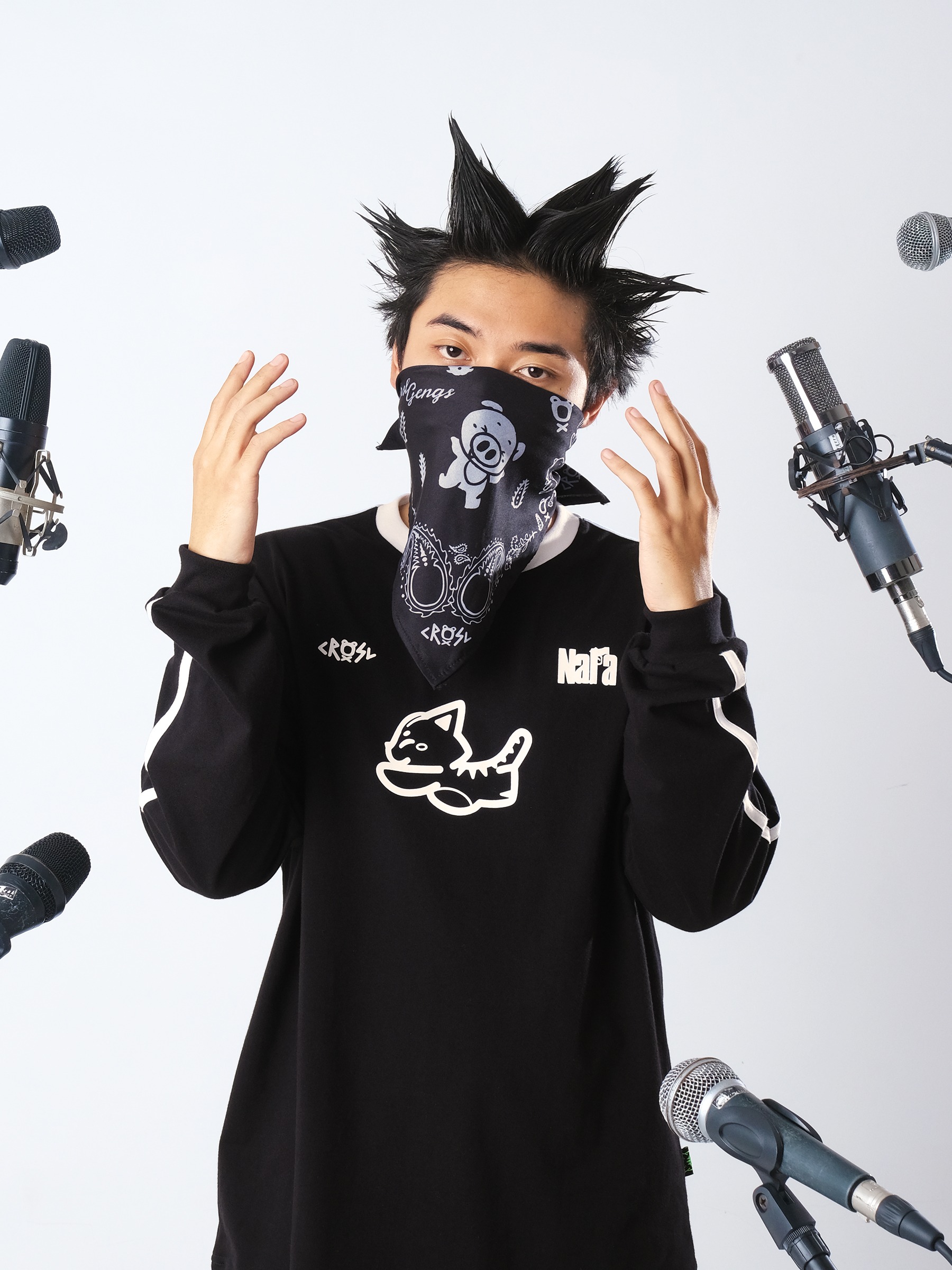 CRSL X NARA MR TEES LS BLACK