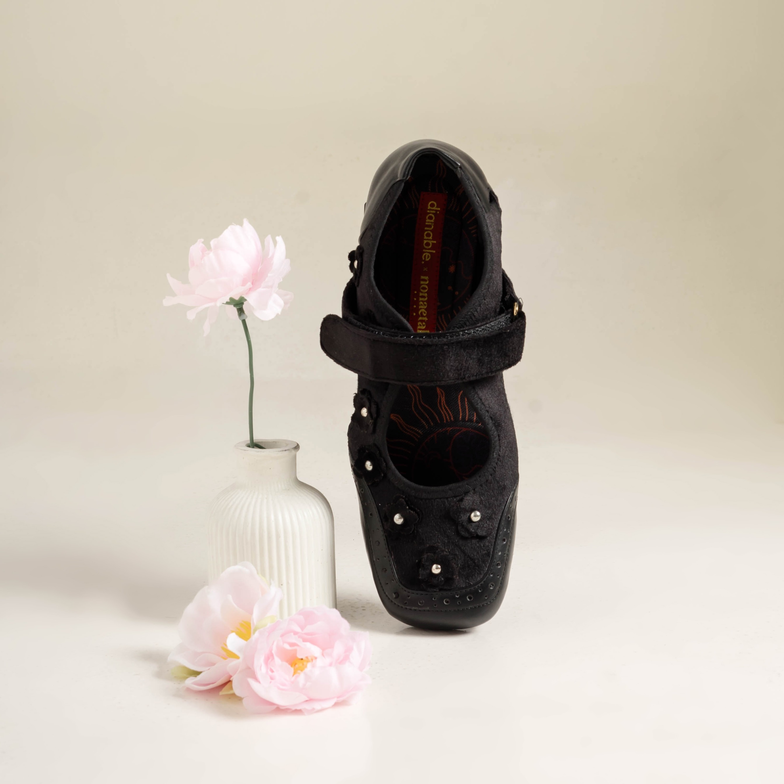 Stellar Flat Shoes Dianable X Nonaetal