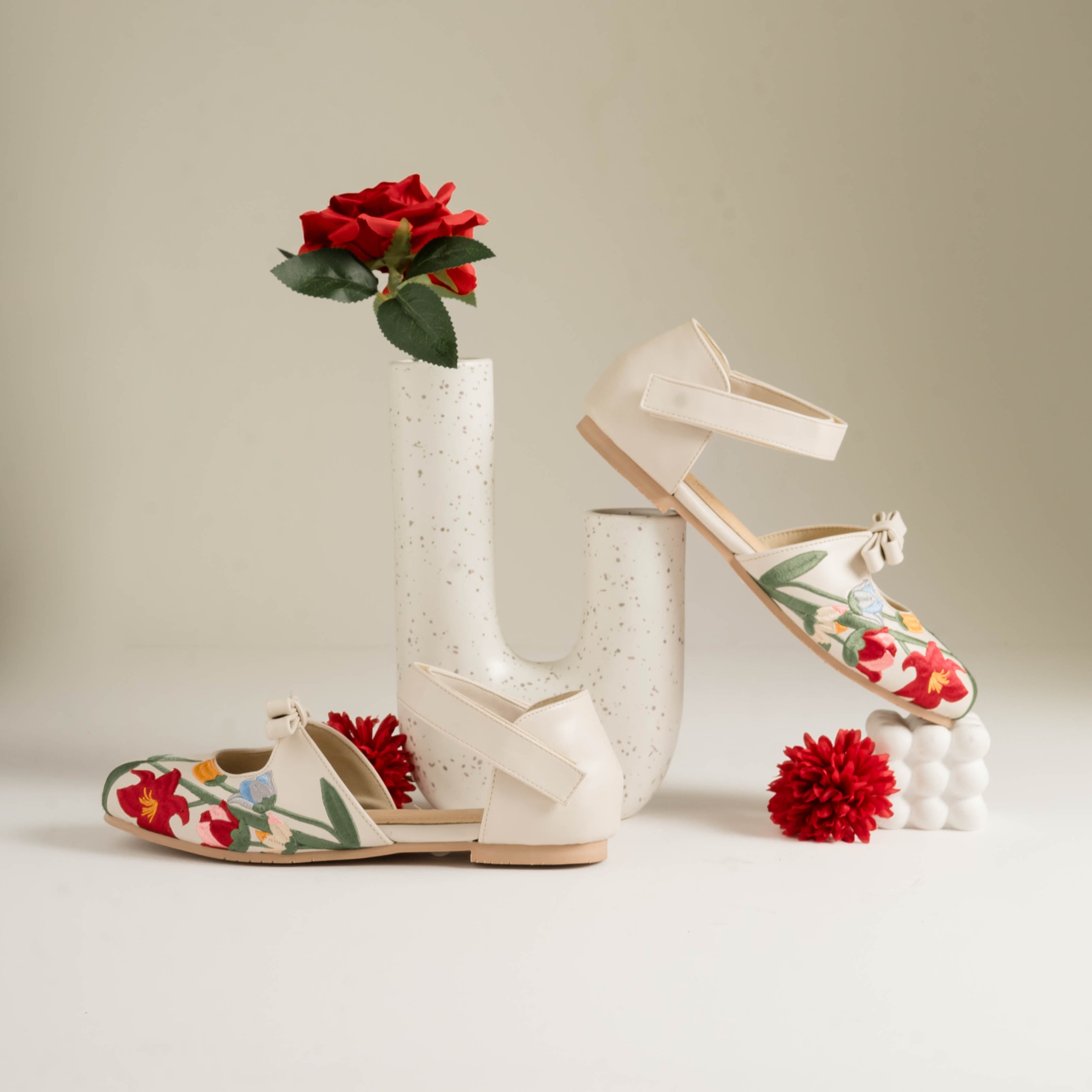 Rosie Cream Flat Shoes - Dianable x Nabila Ishma