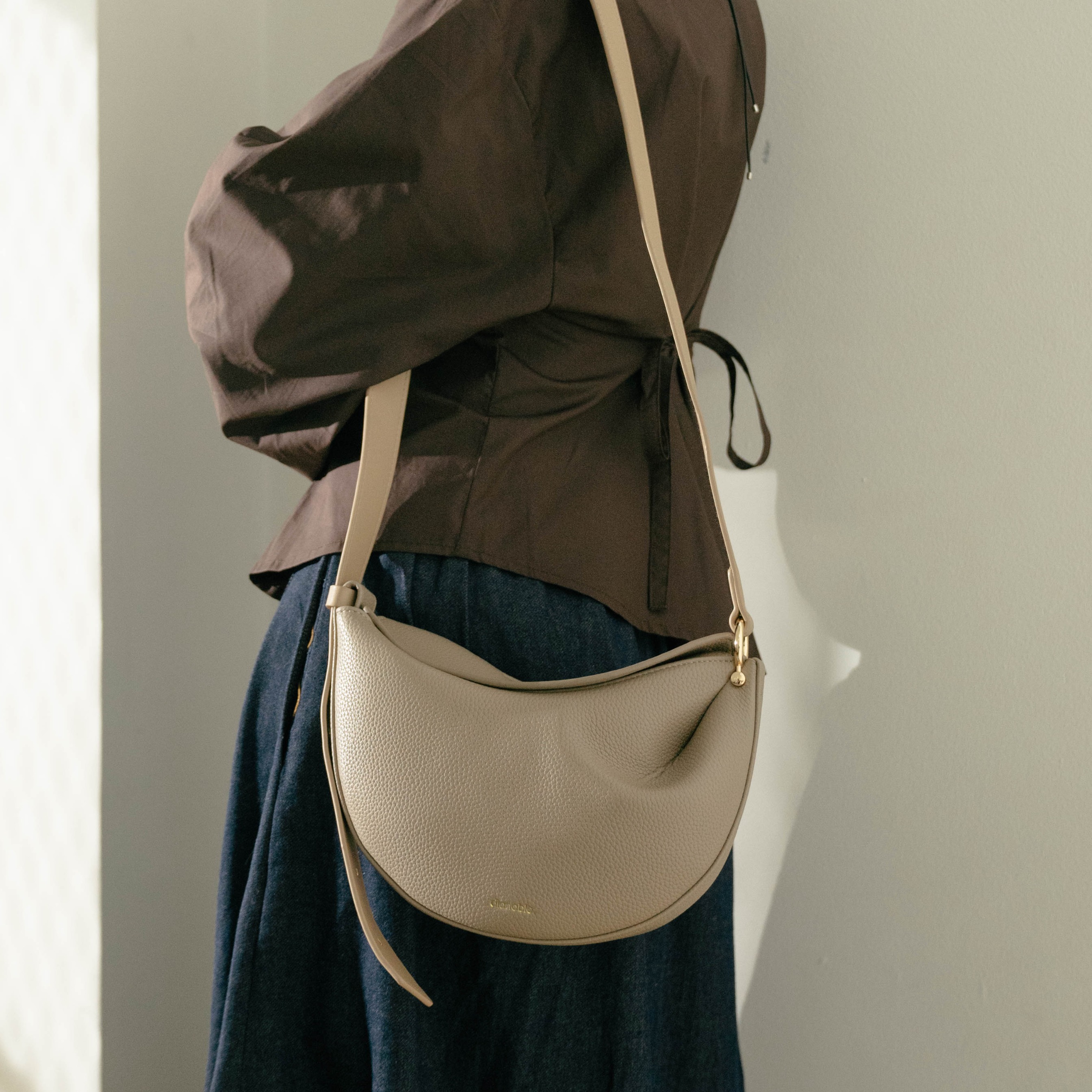 Selene Series Sling Bag Wanita - Dianable