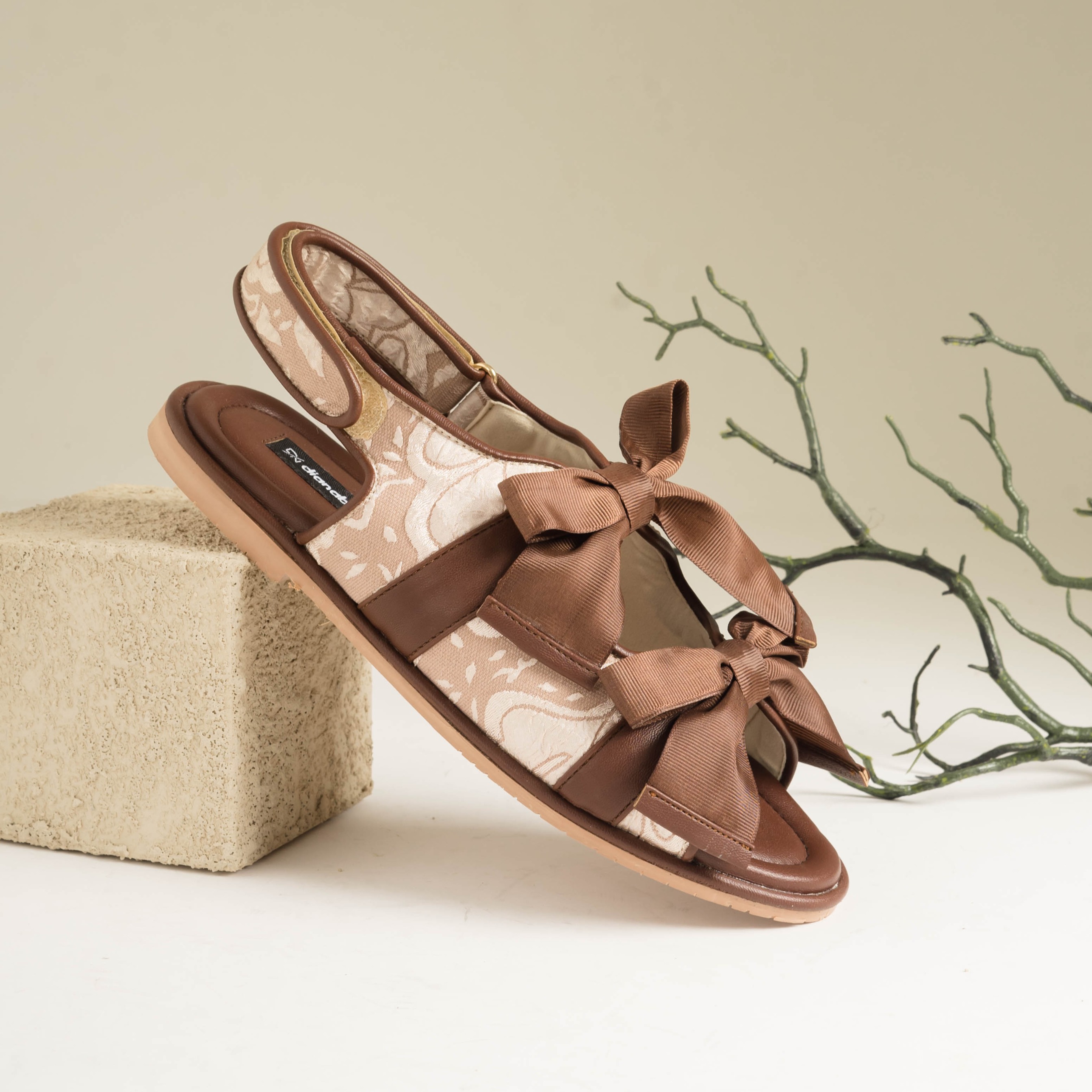 Hanna Flat Sandal Wanita - Dianable
